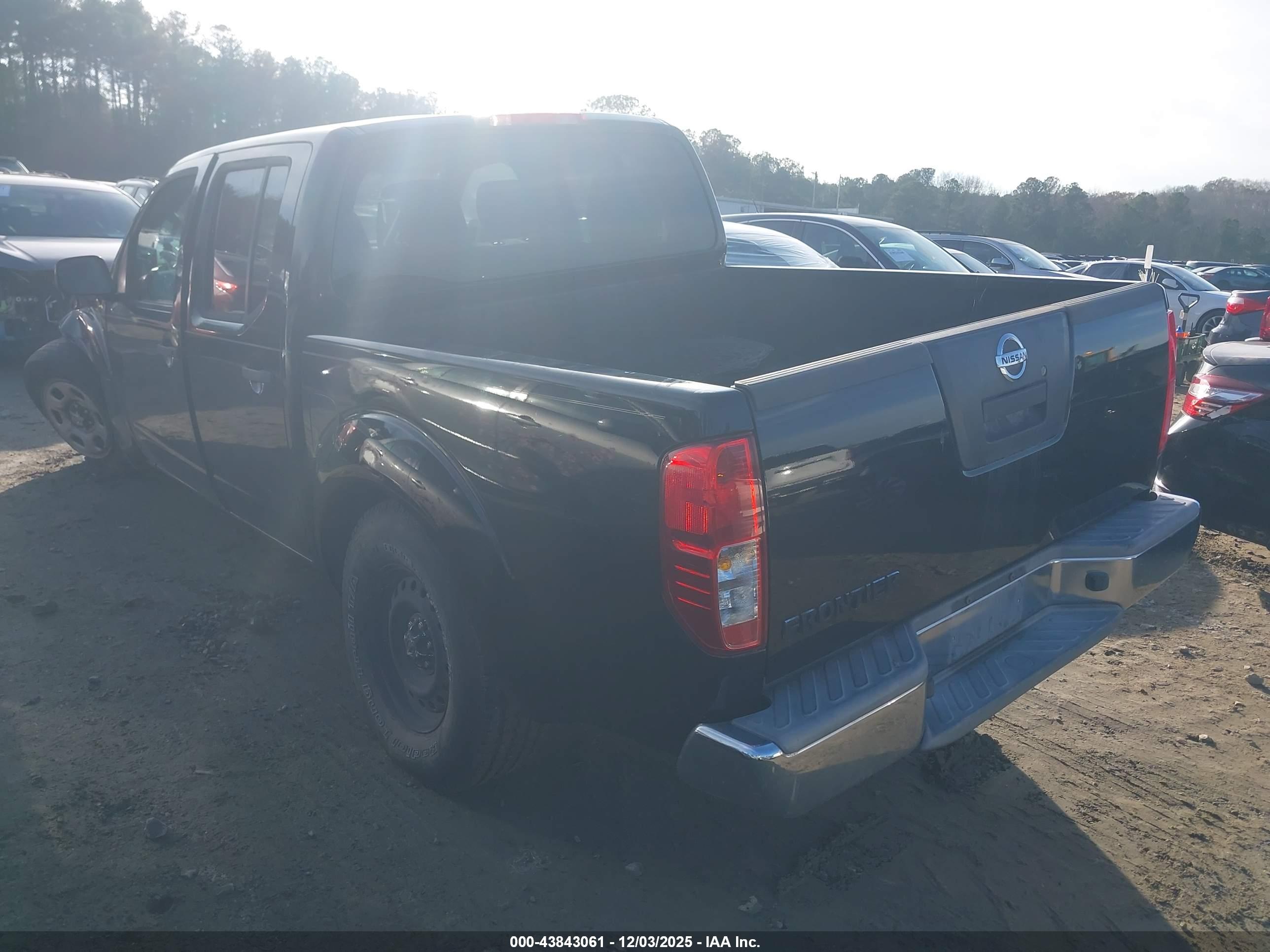 NISSAN FRONTIER image 3