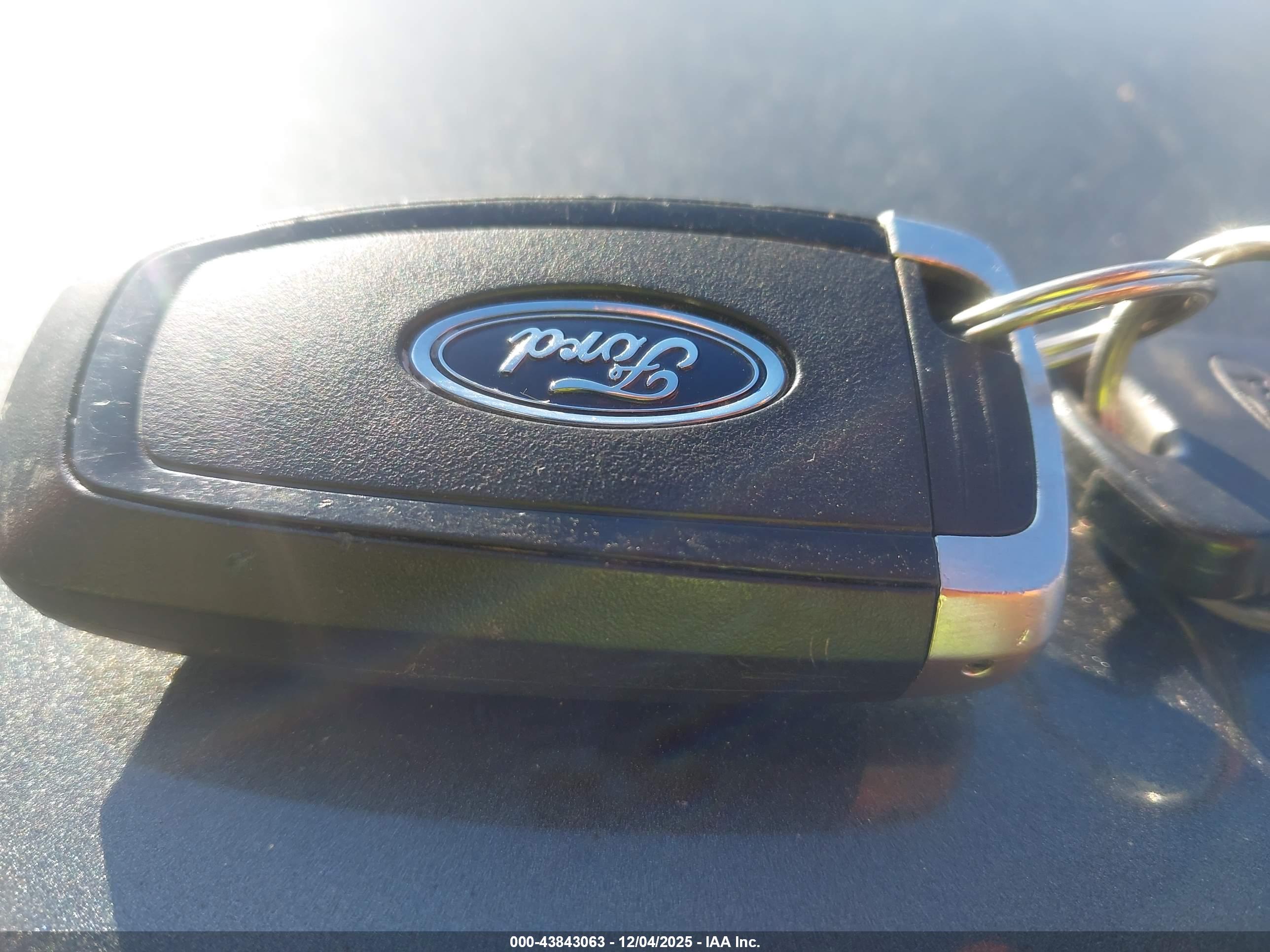 FORD ESCAPE image 11