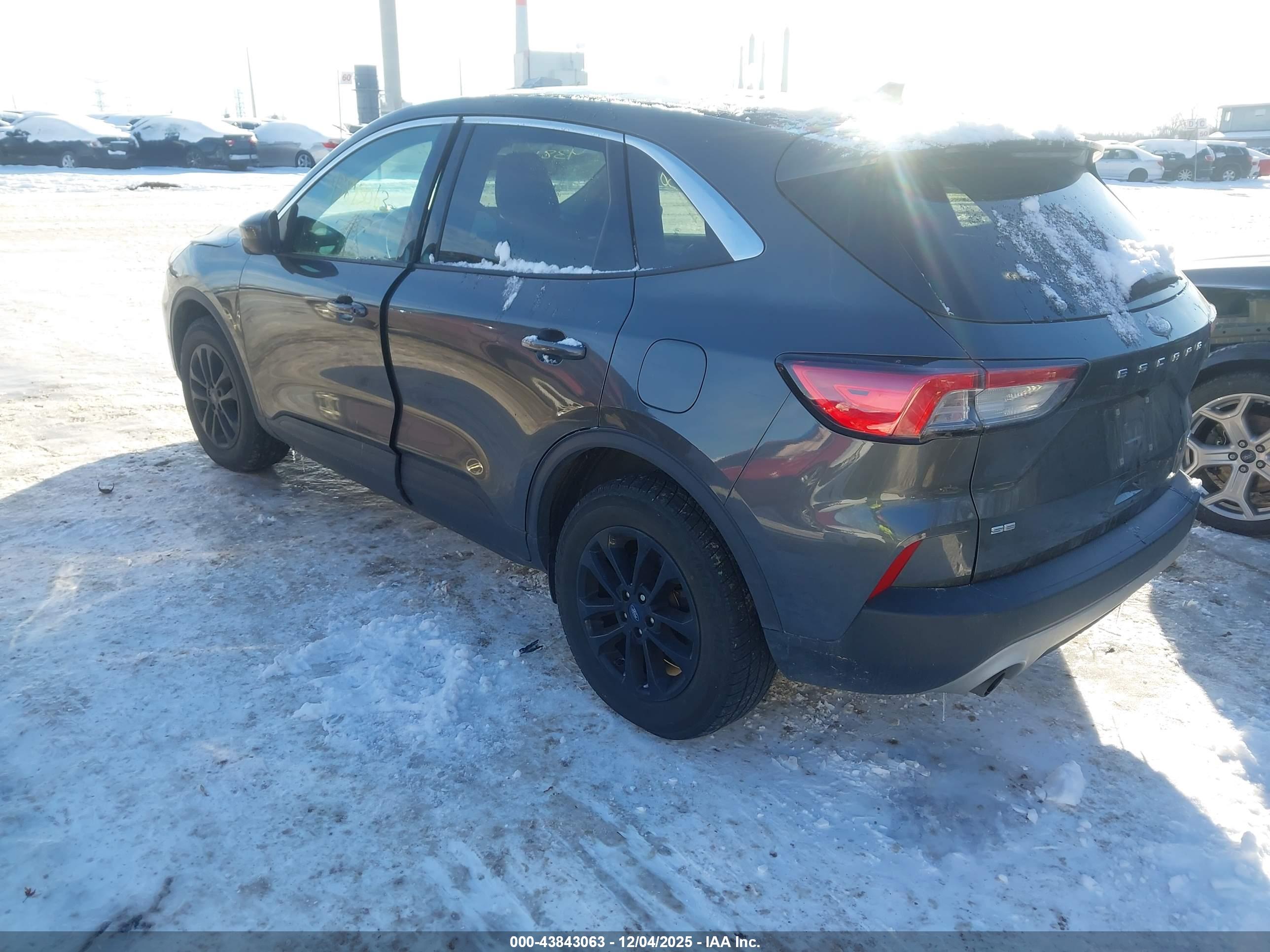 FORD ESCAPE image 3
