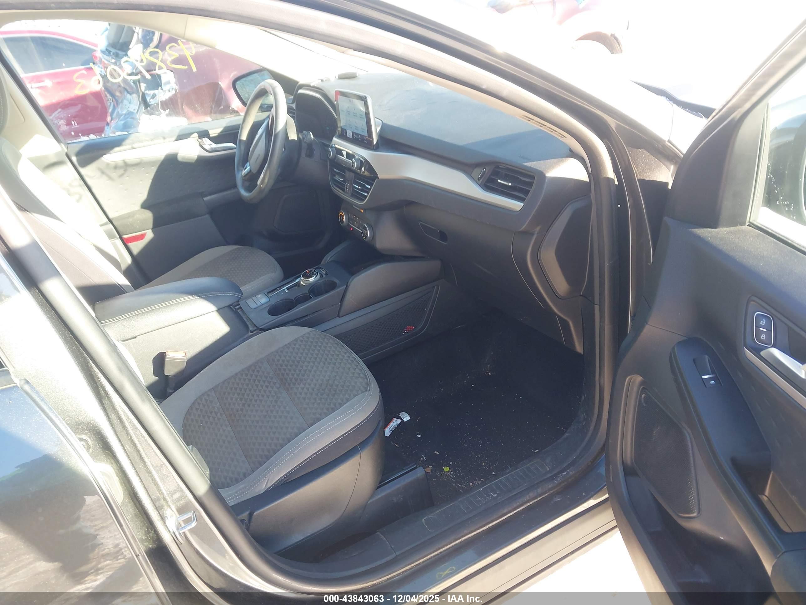 FORD ESCAPE image 5