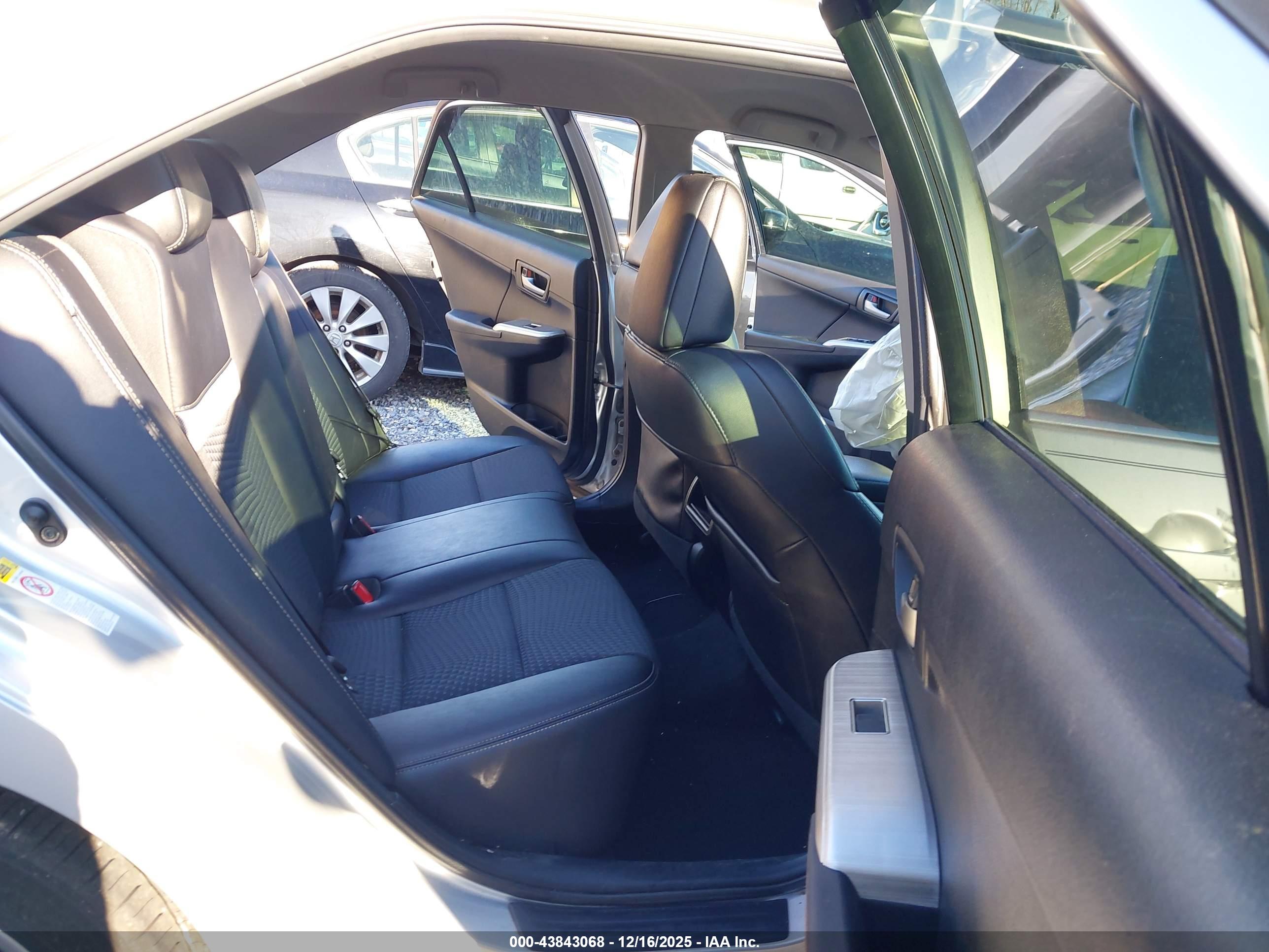 TOYOTA CAMRY image 8