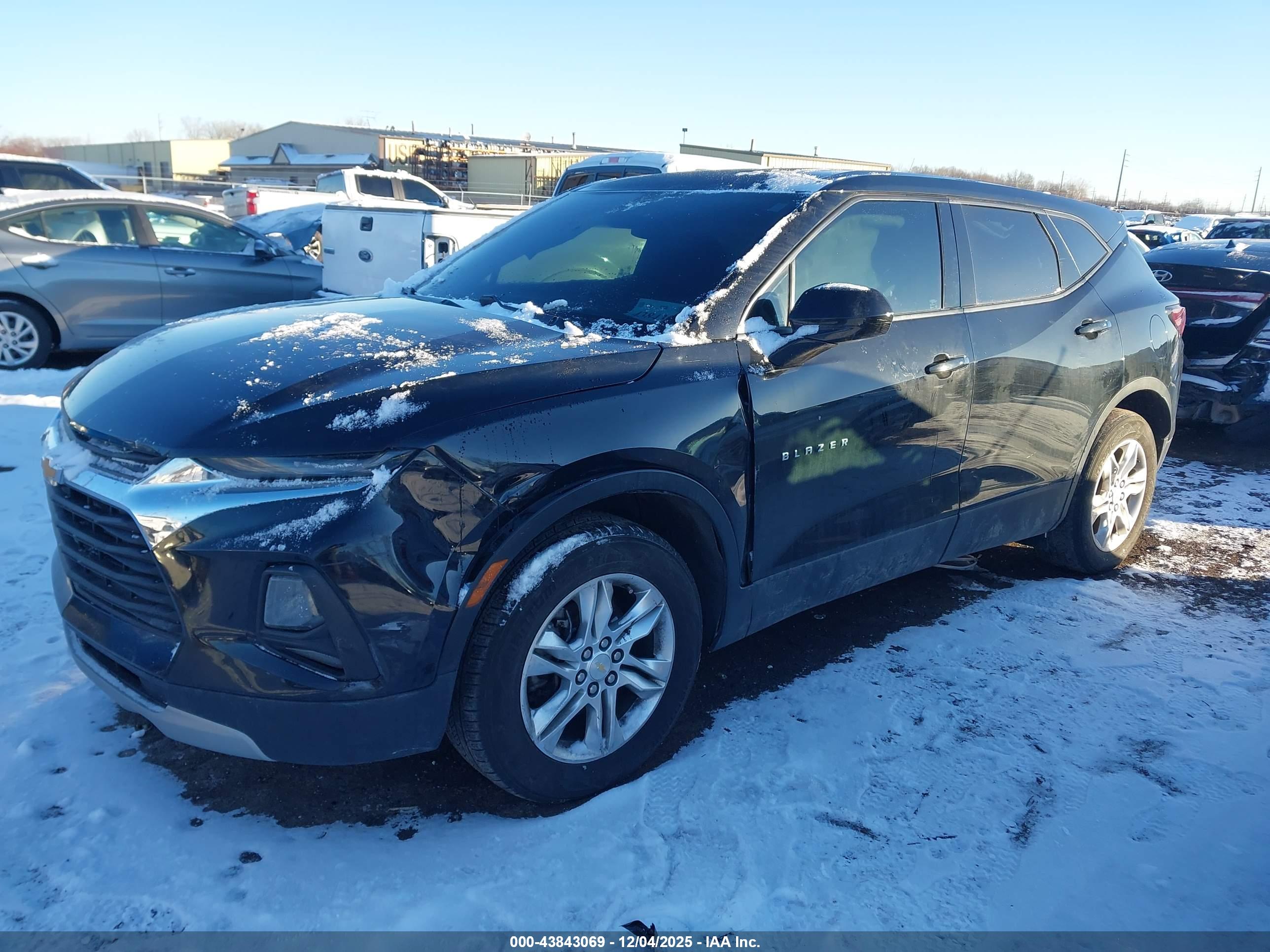 CHEVROLET BLAZER image 2