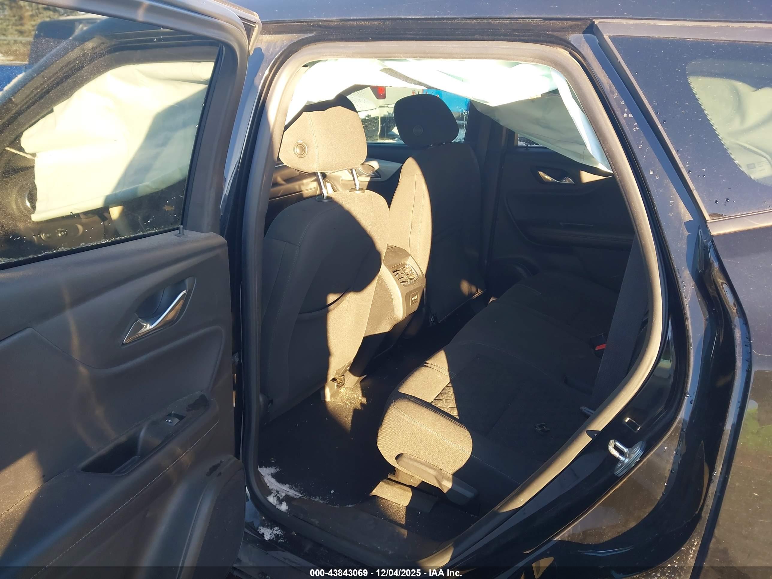 CHEVROLET BLAZER image 8