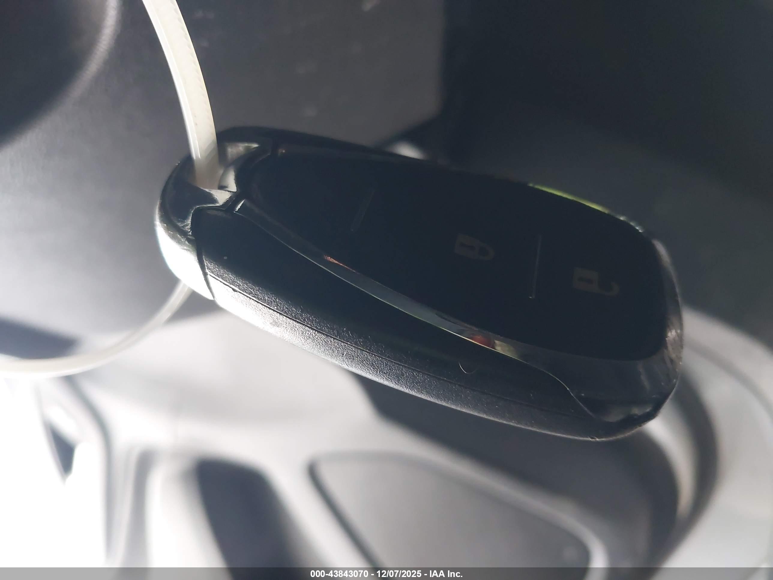 CHEVROLET EQUINOX image 11