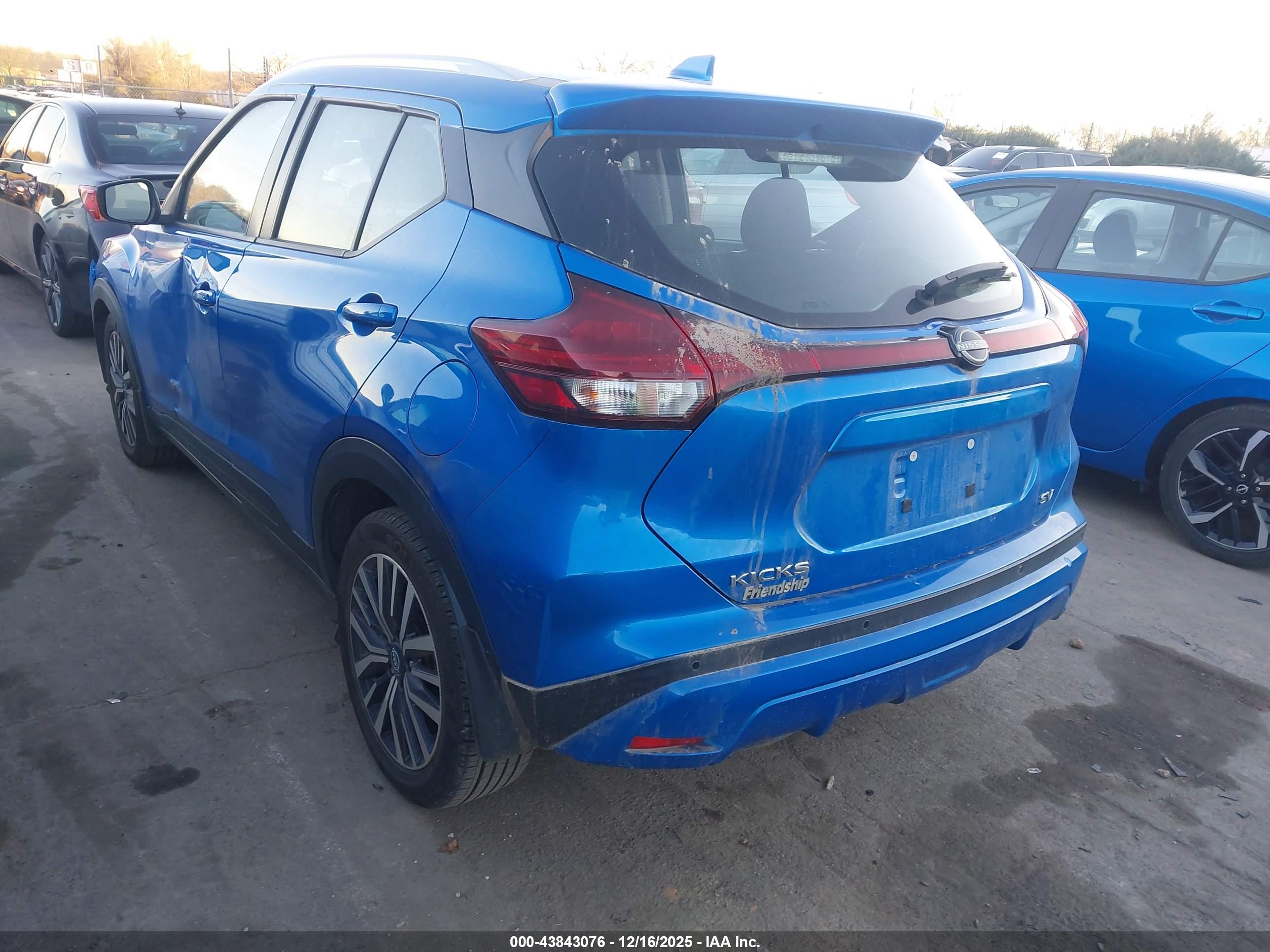 NISSAN KICKS image 3