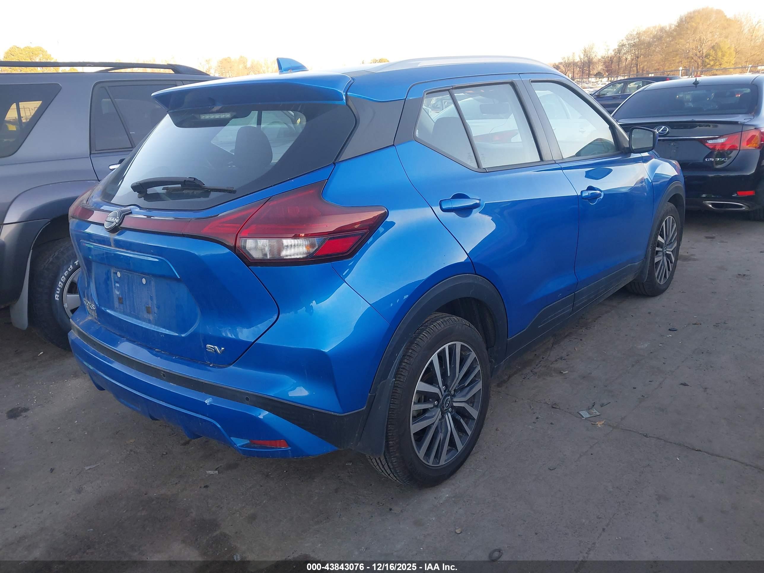NISSAN KICKS image 4