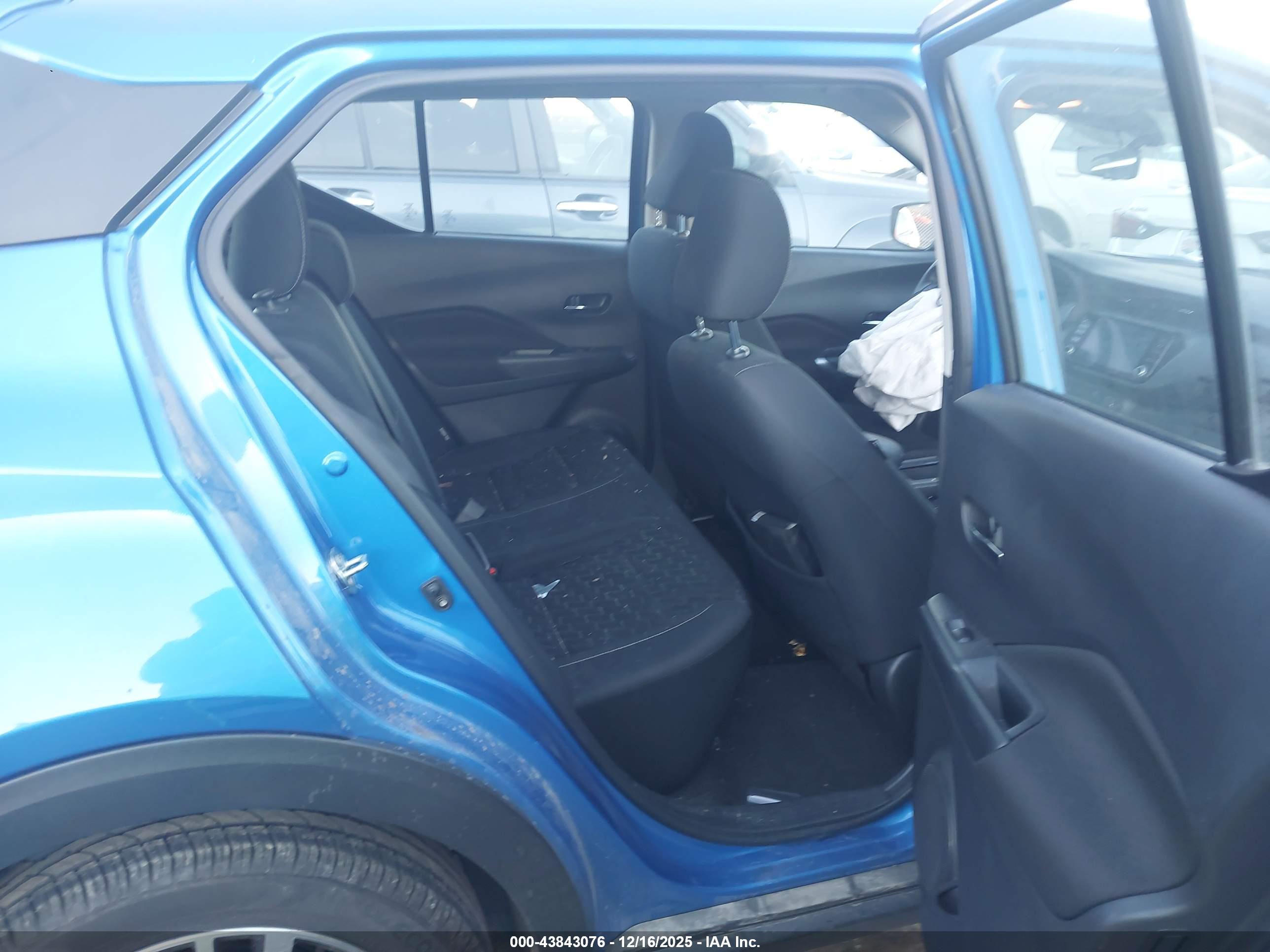 NISSAN KICKS image 8
