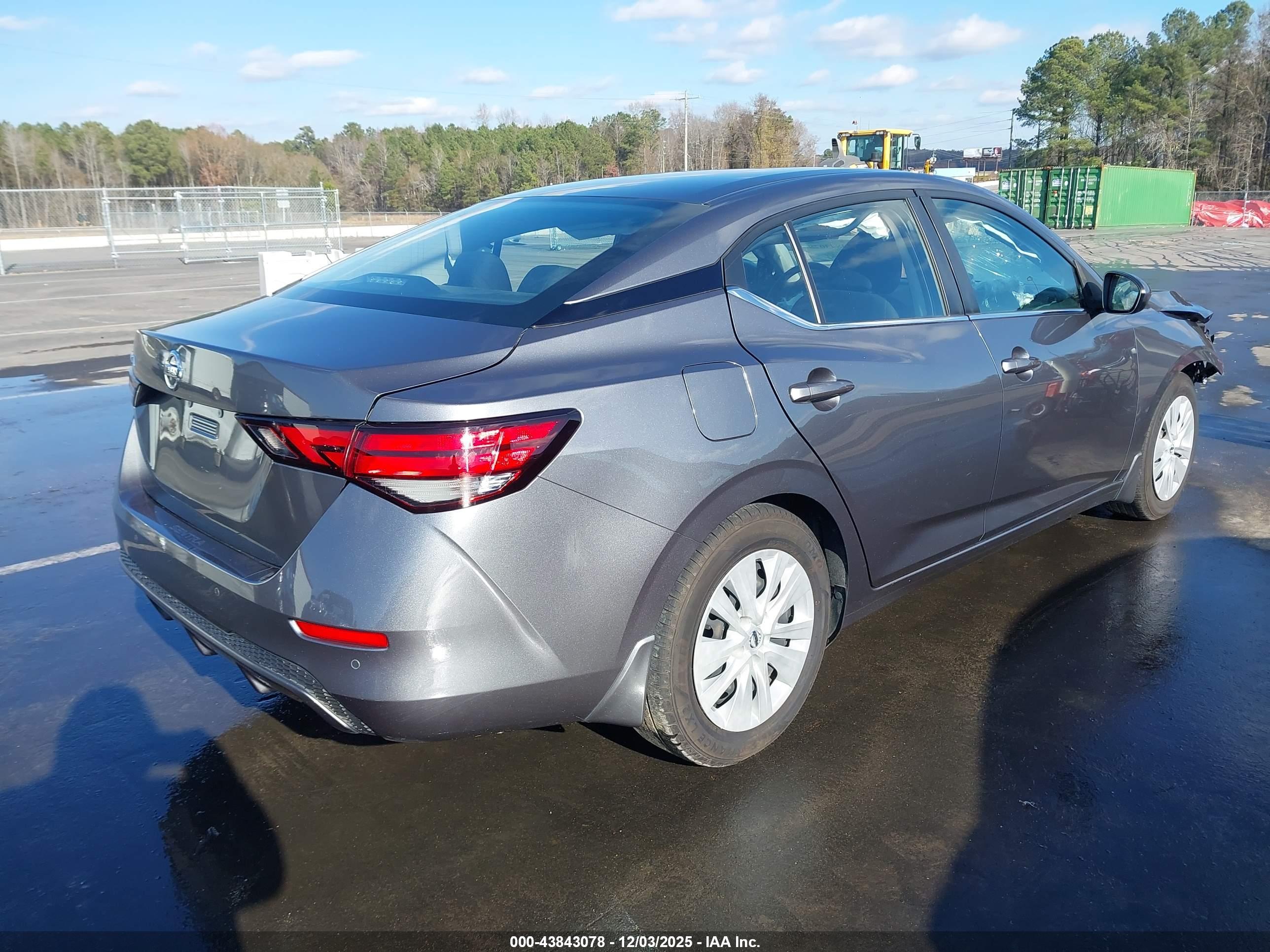 NISSAN SENTRA image 4