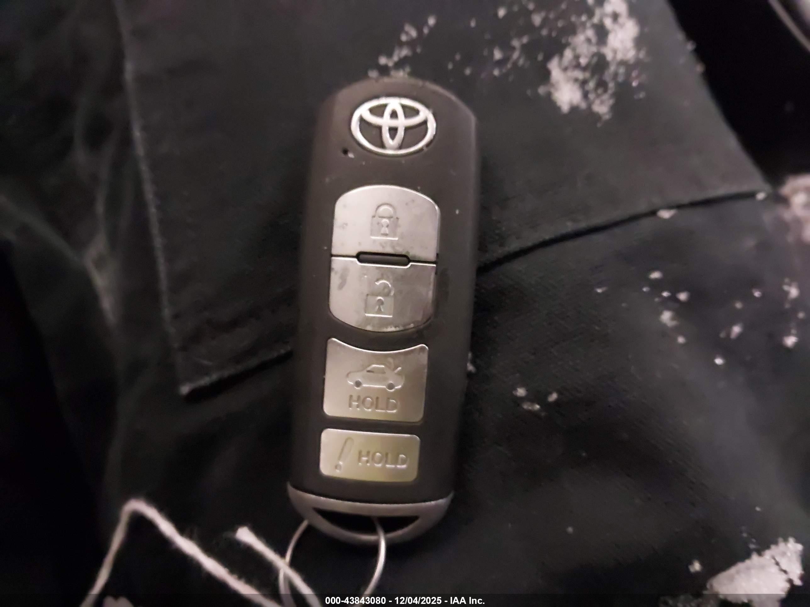 TOYOTA YARIS image 11