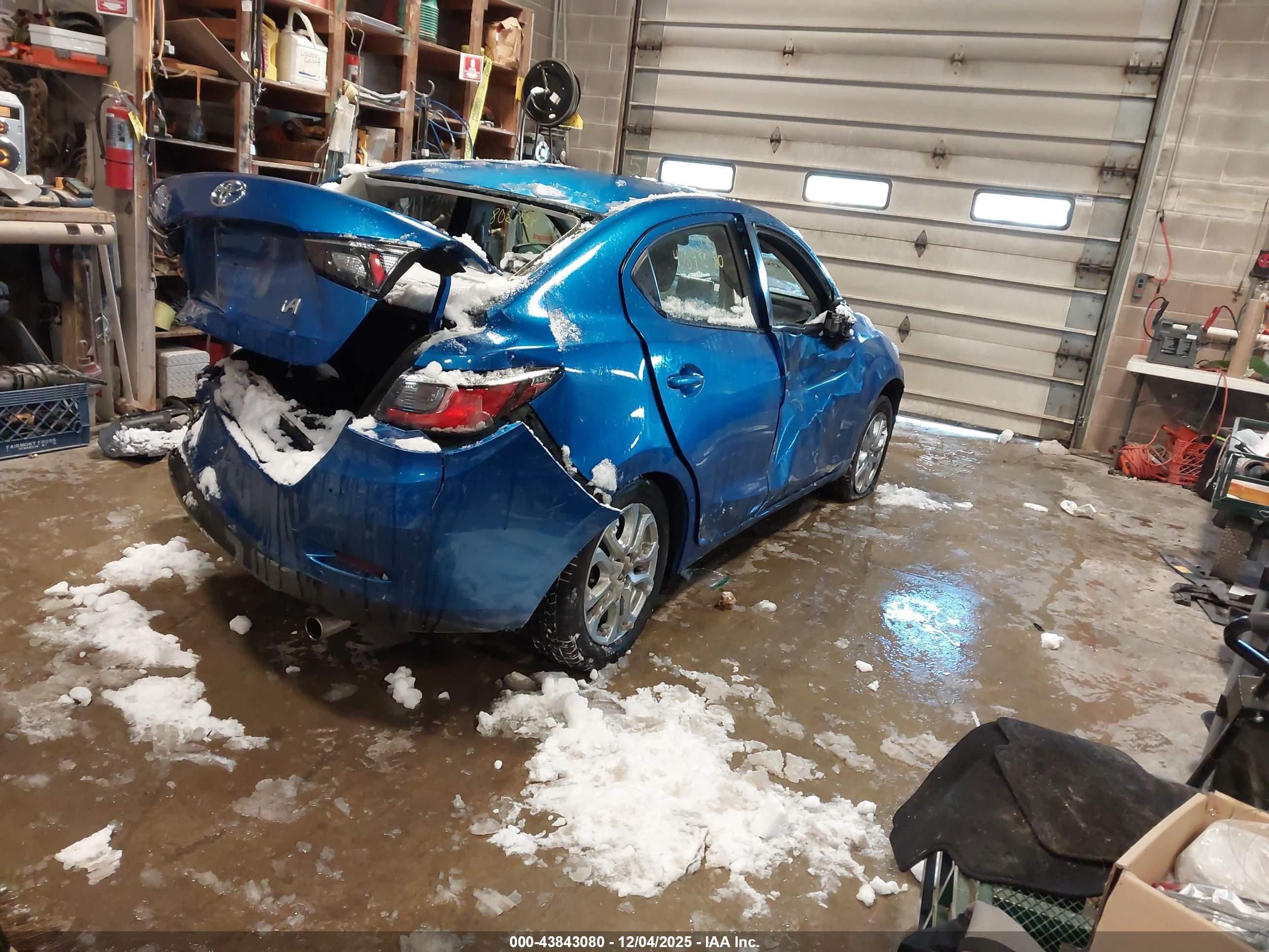 TOYOTA YARIS image 4