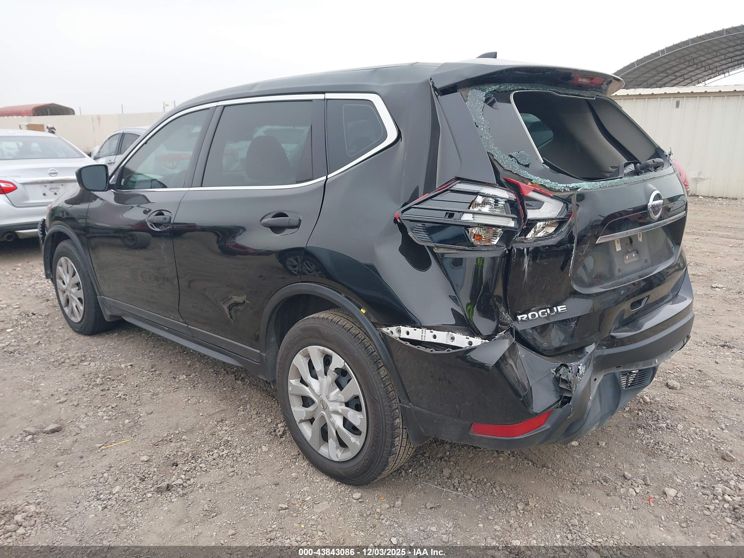 NISSAN ROGUE image 3