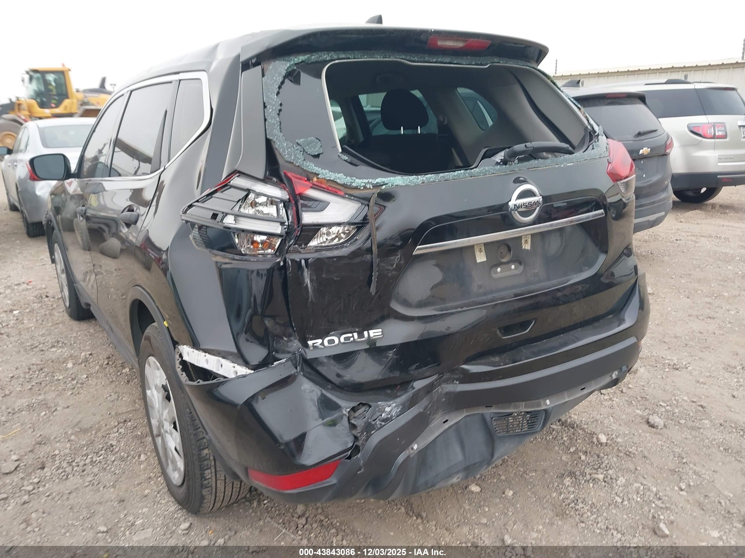 NISSAN ROGUE image 6