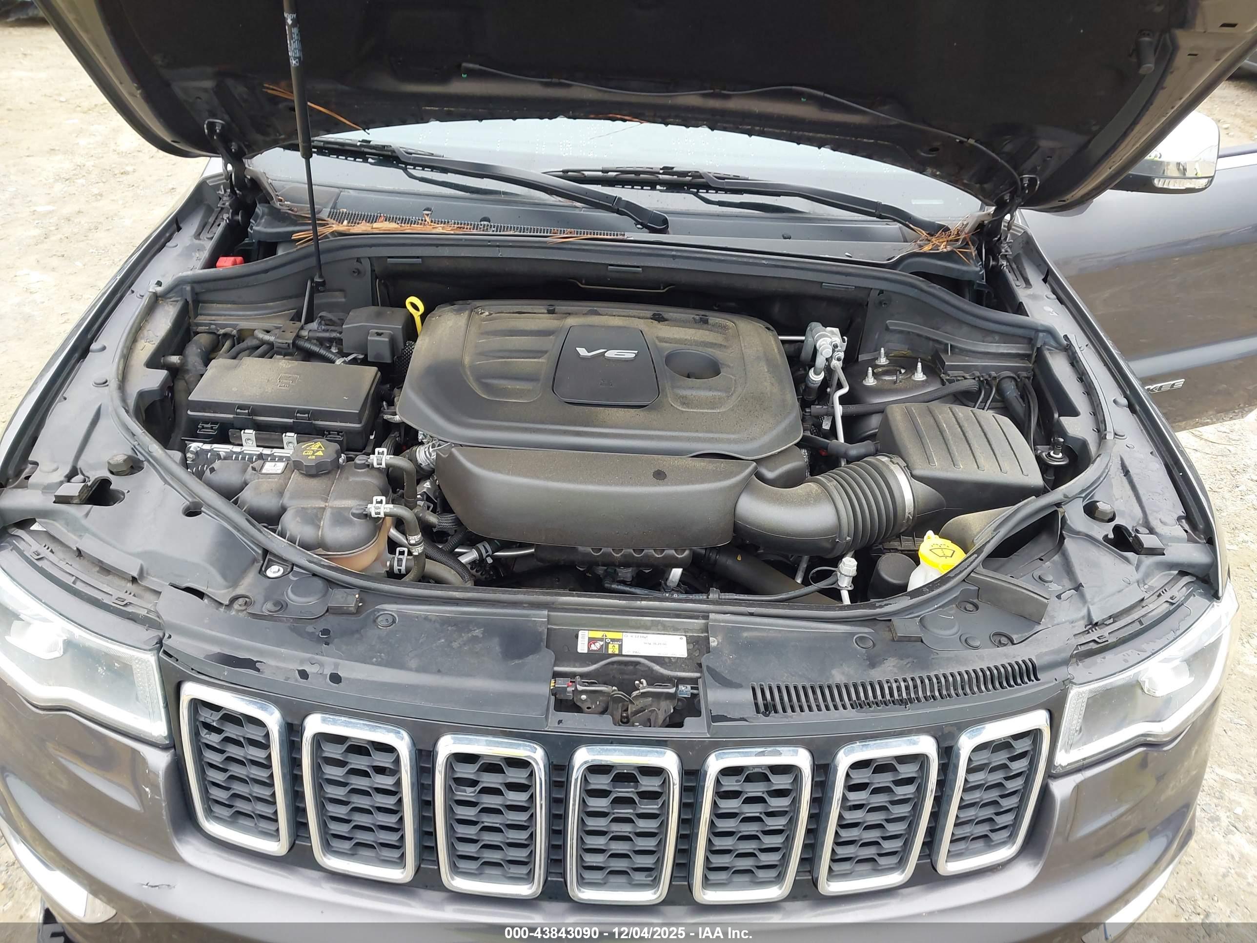 JEEP GRAND image 10