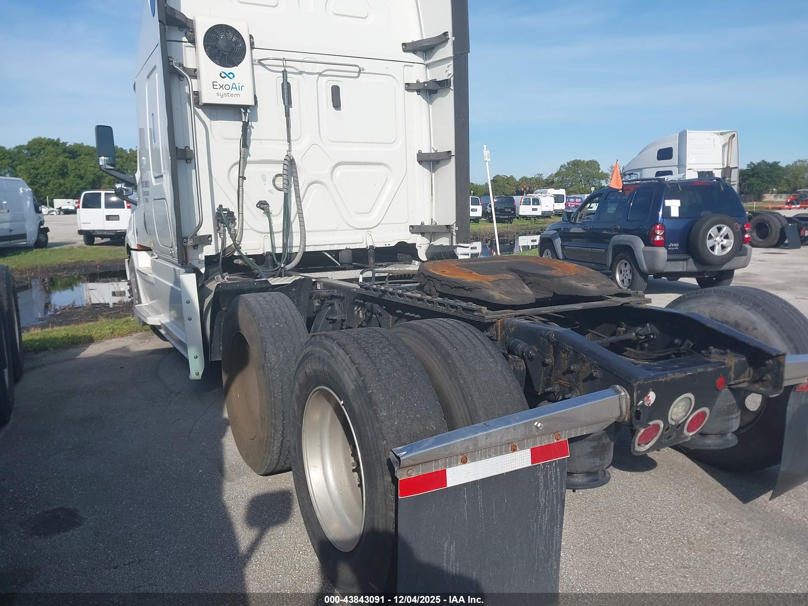 FREIGHTLINER NEW image 3
