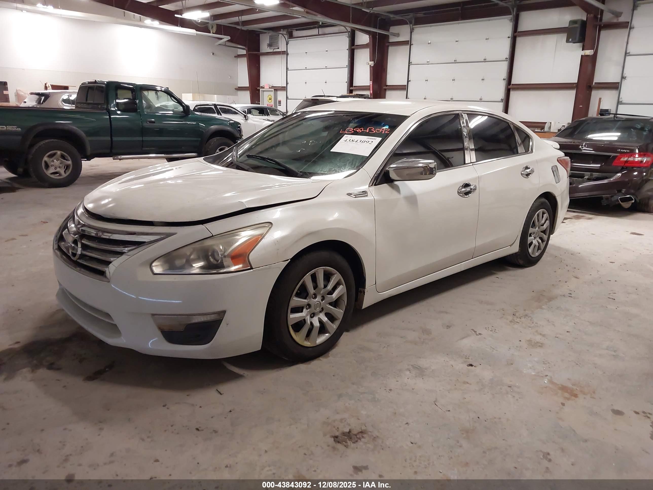 NISSAN ALTIMA image 2
