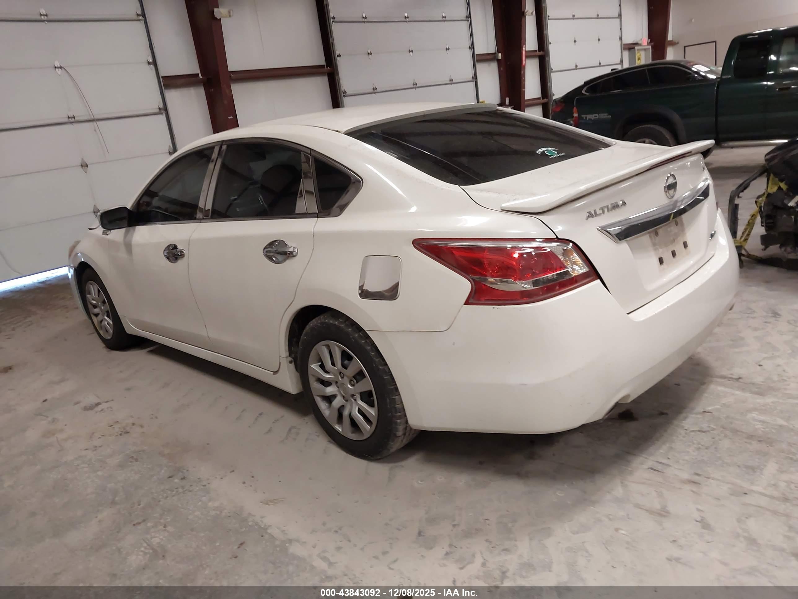 NISSAN ALTIMA image 3