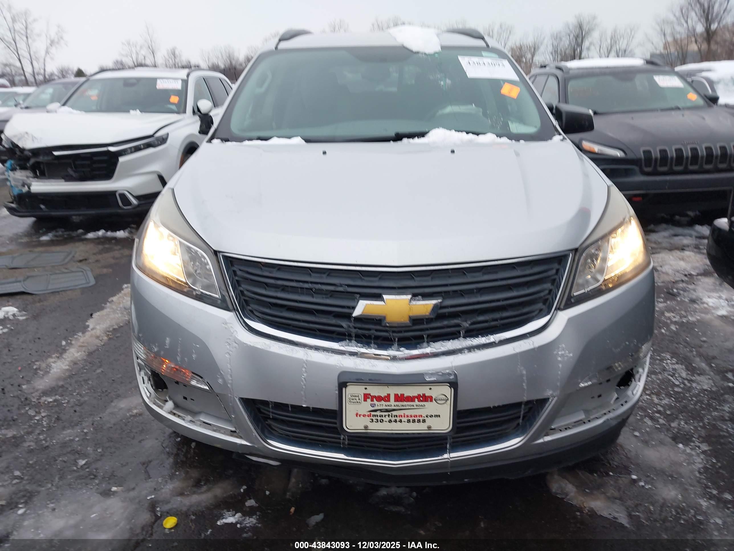 CHEVROLET TRAVERSE image 6