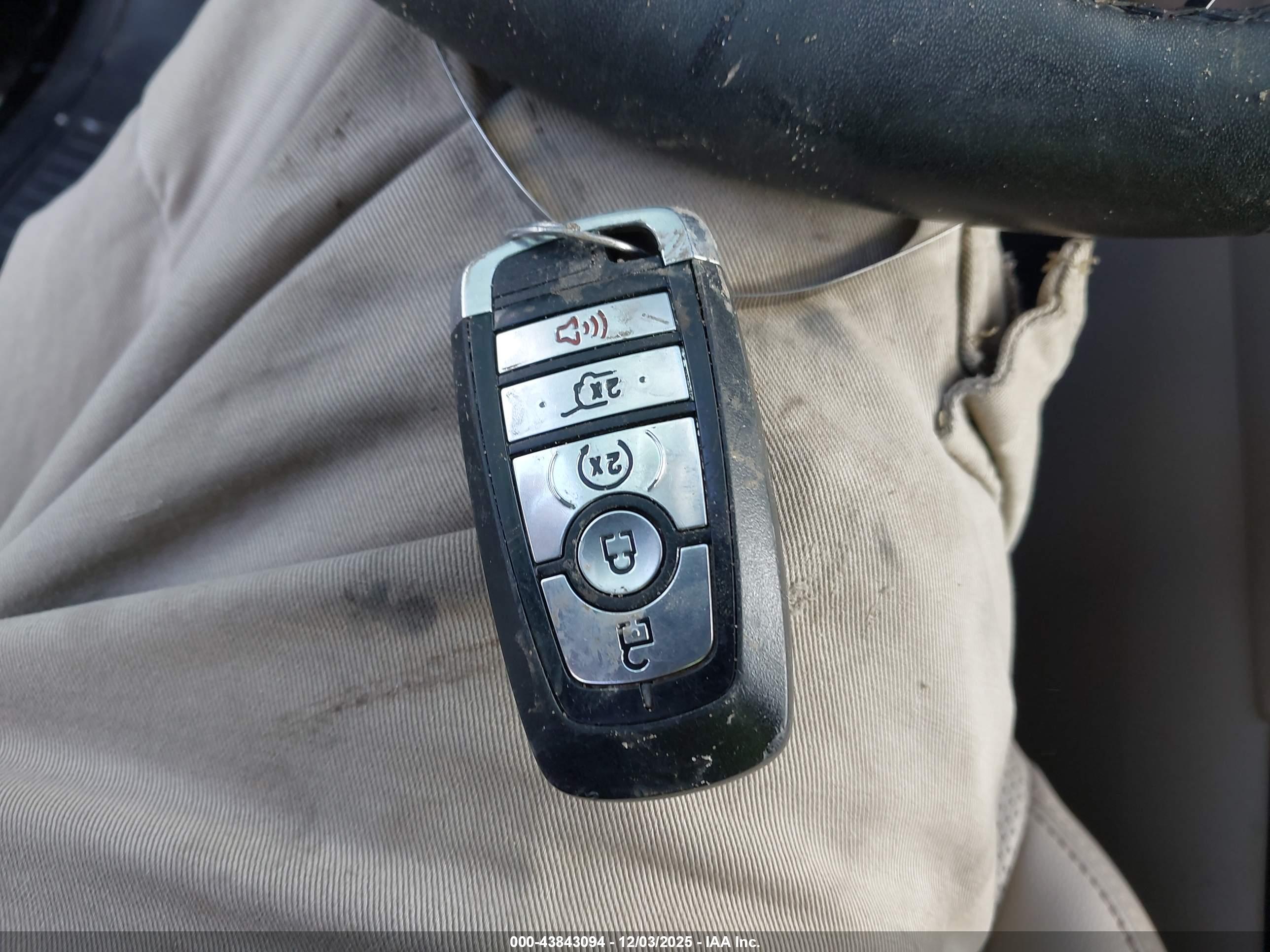 FORD ESCAPE image 11