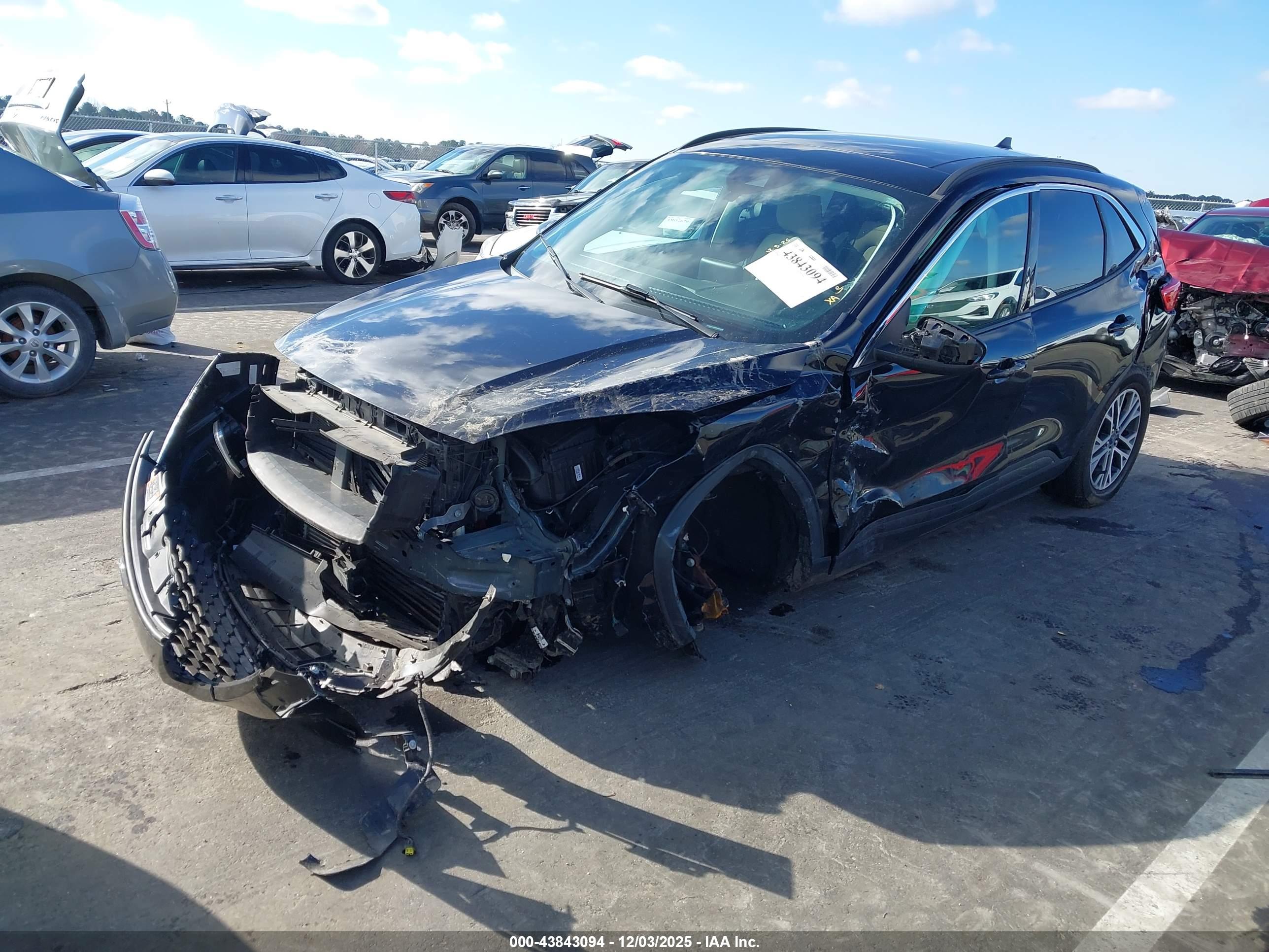 FORD ESCAPE image 2