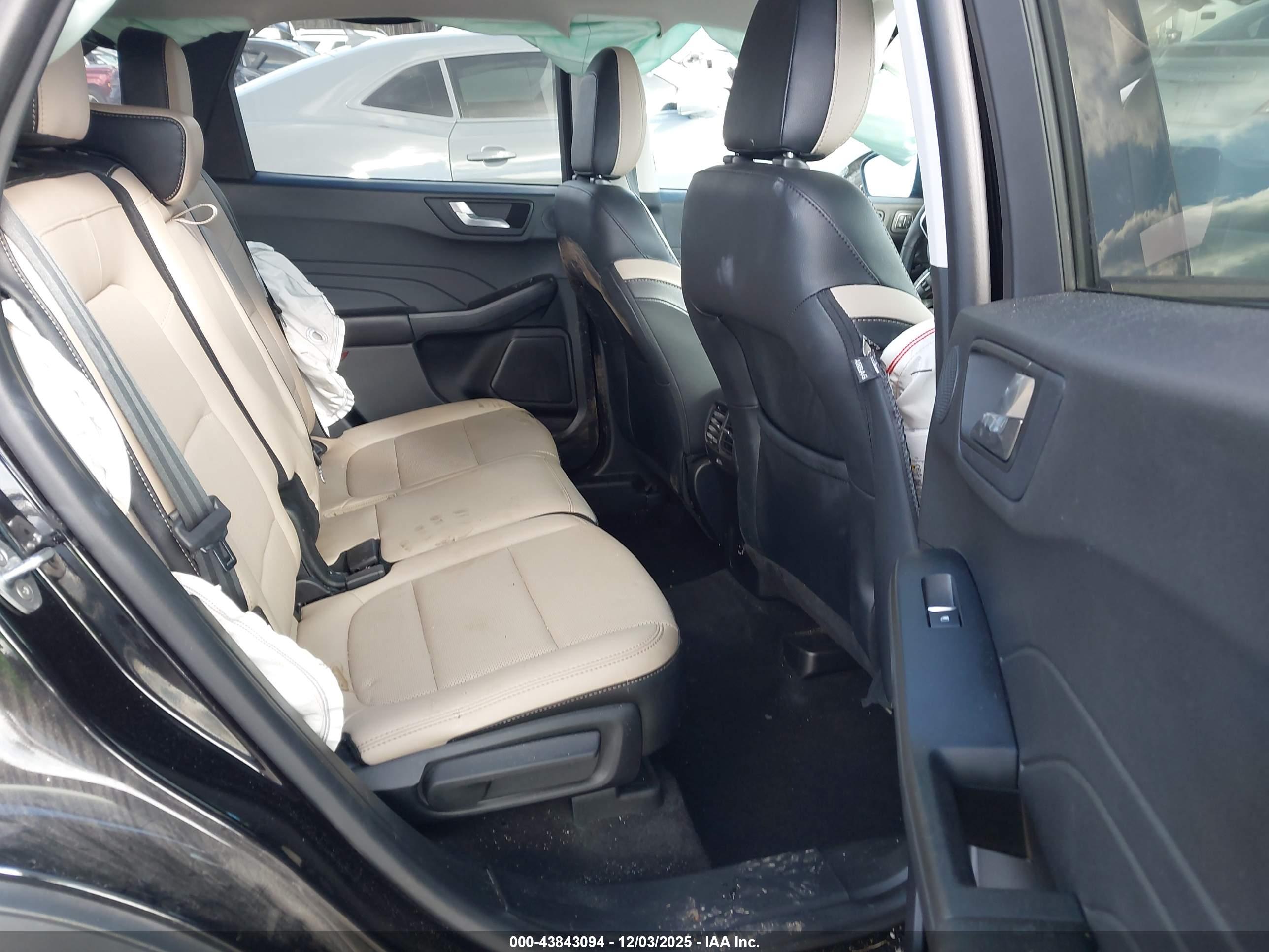 FORD ESCAPE image 8