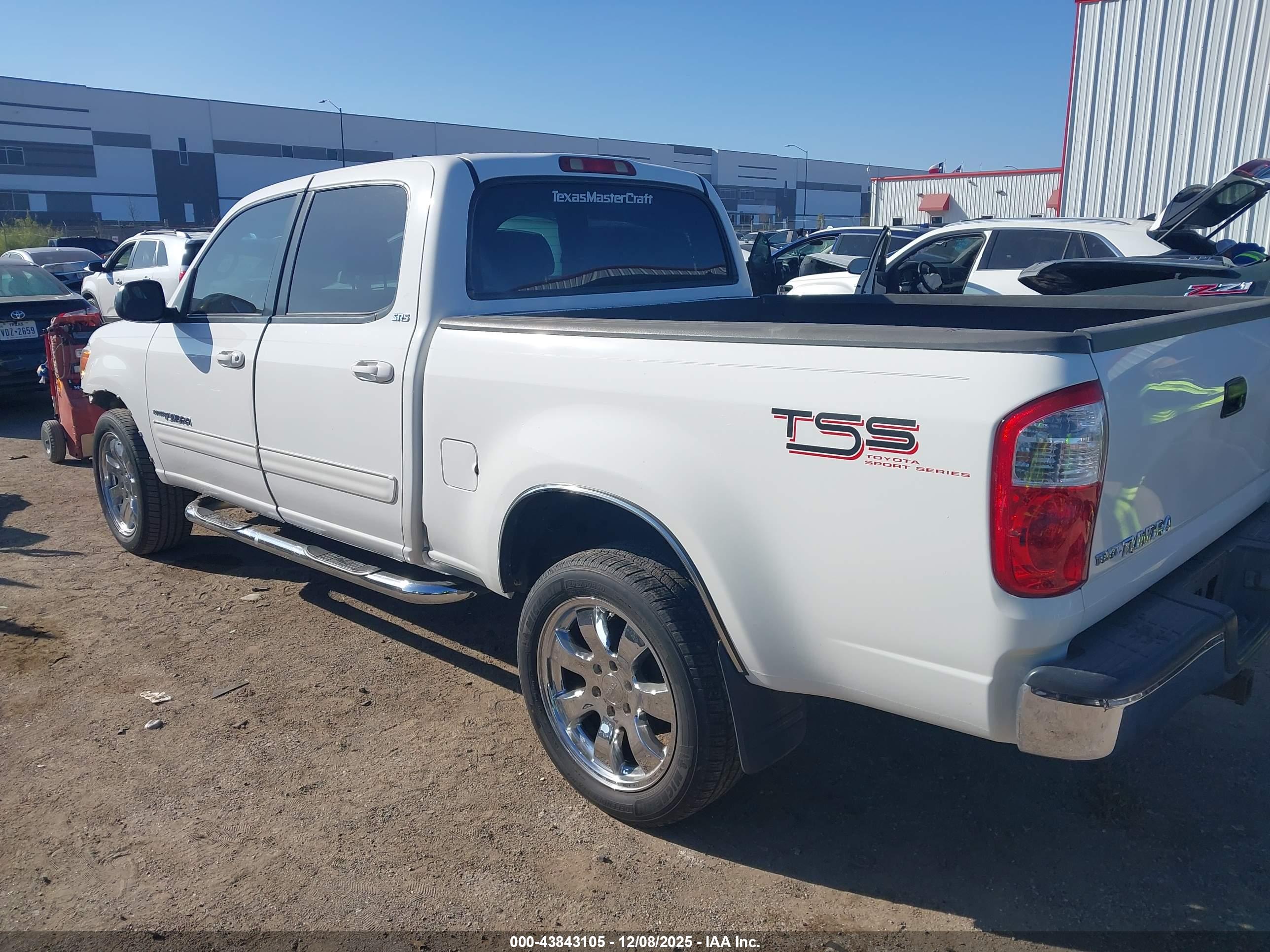 TOYOTA TUNDRA image 3