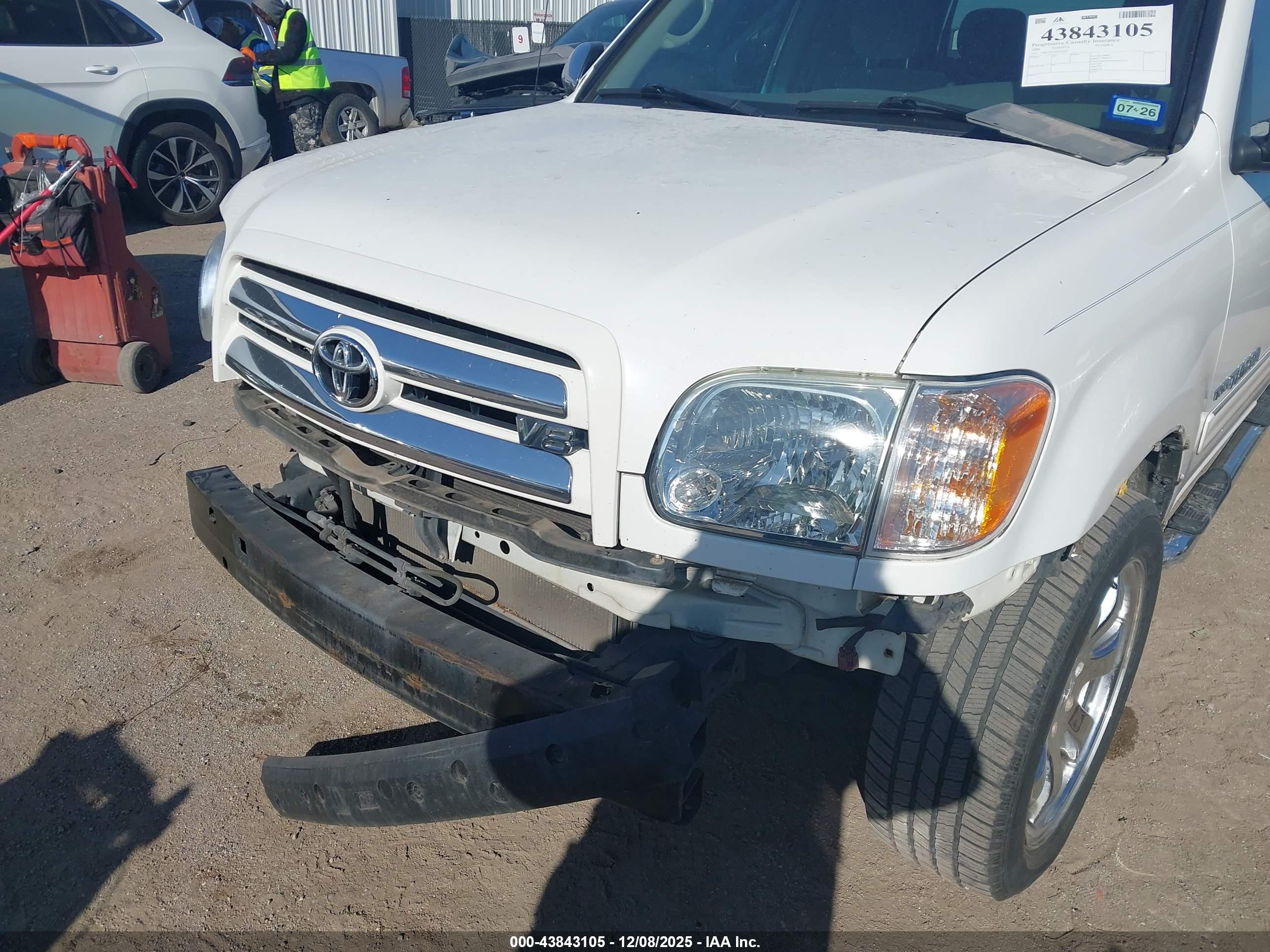 TOYOTA TUNDRA image 6