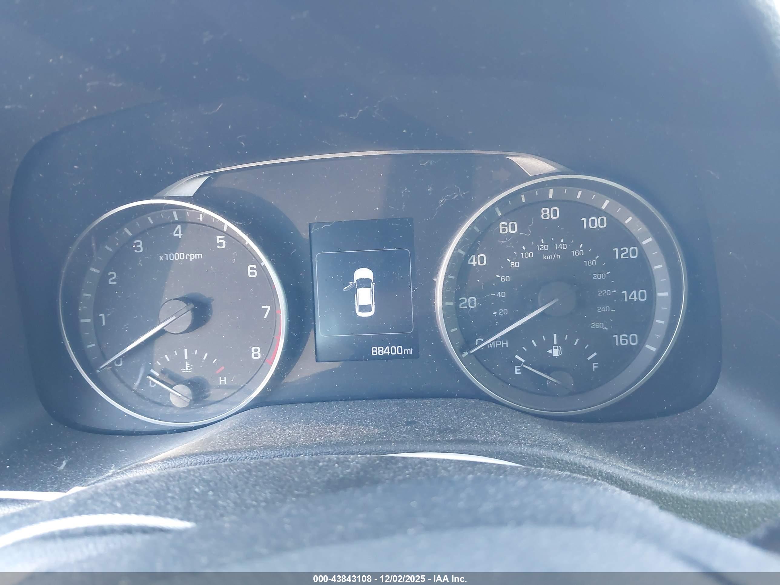 HYUNDAI ELANTRA image 7