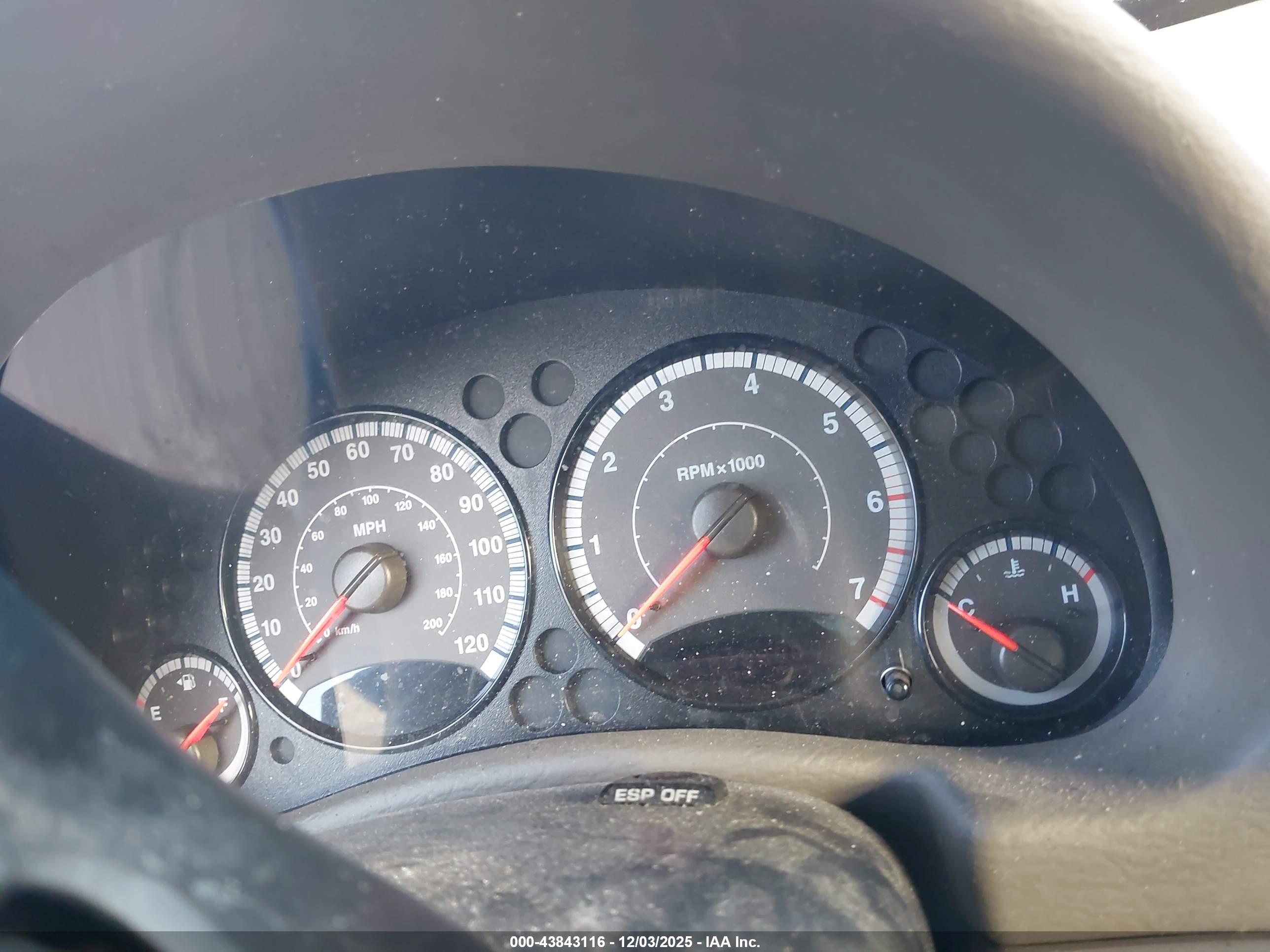 JEEP LIBERTY image 7