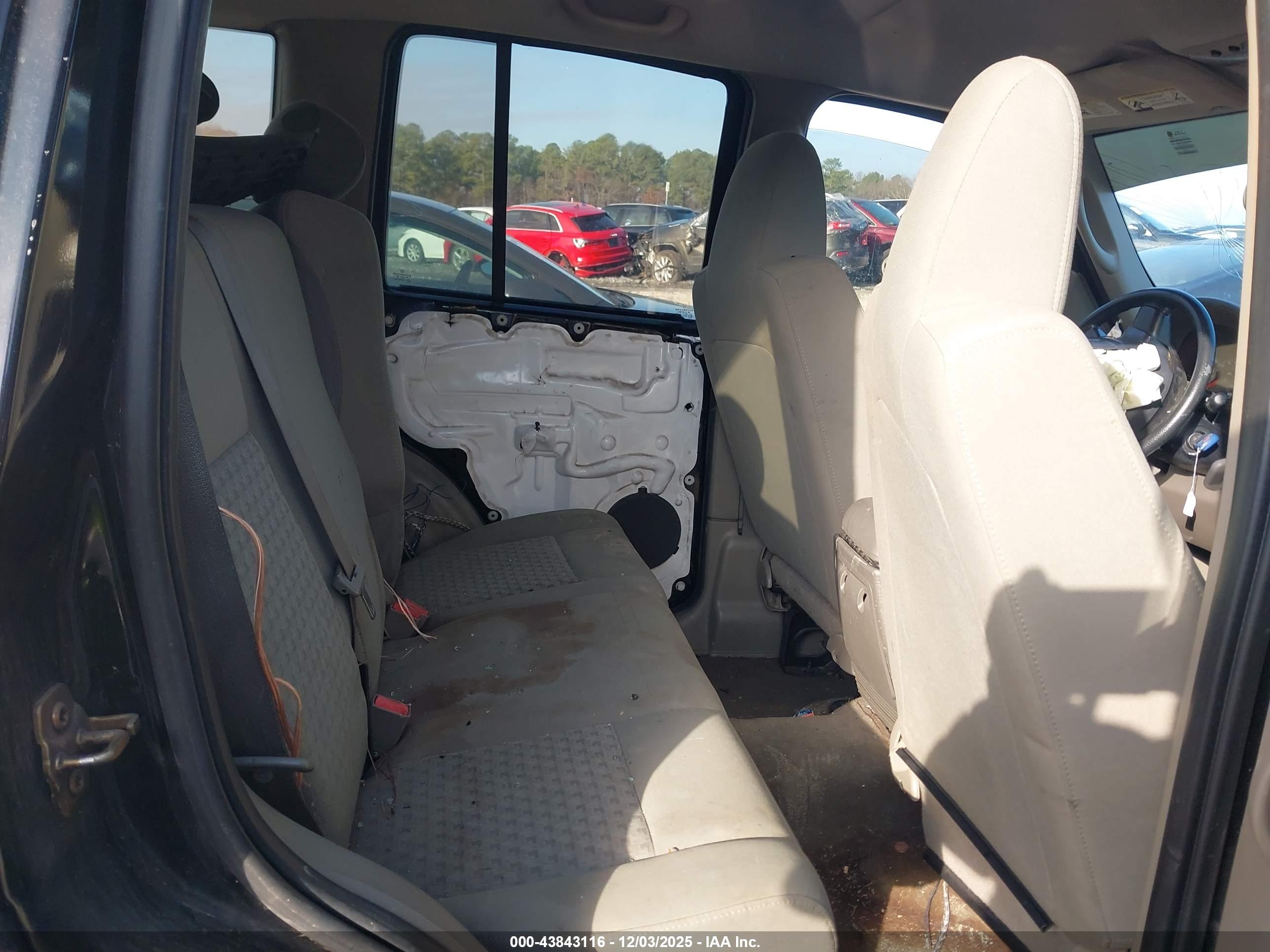 JEEP LIBERTY image 8