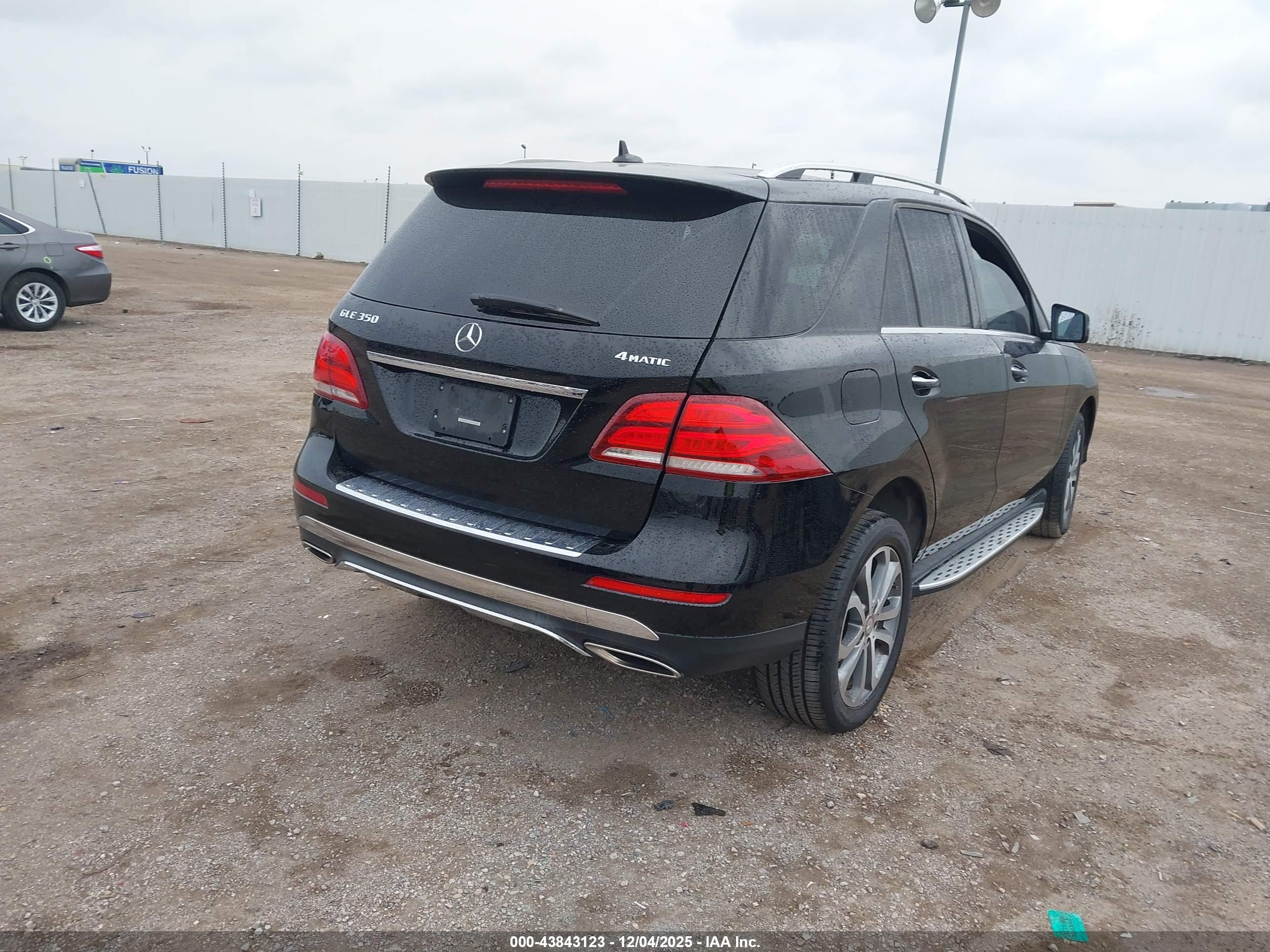MERCEDES-BENZ GLE image 4