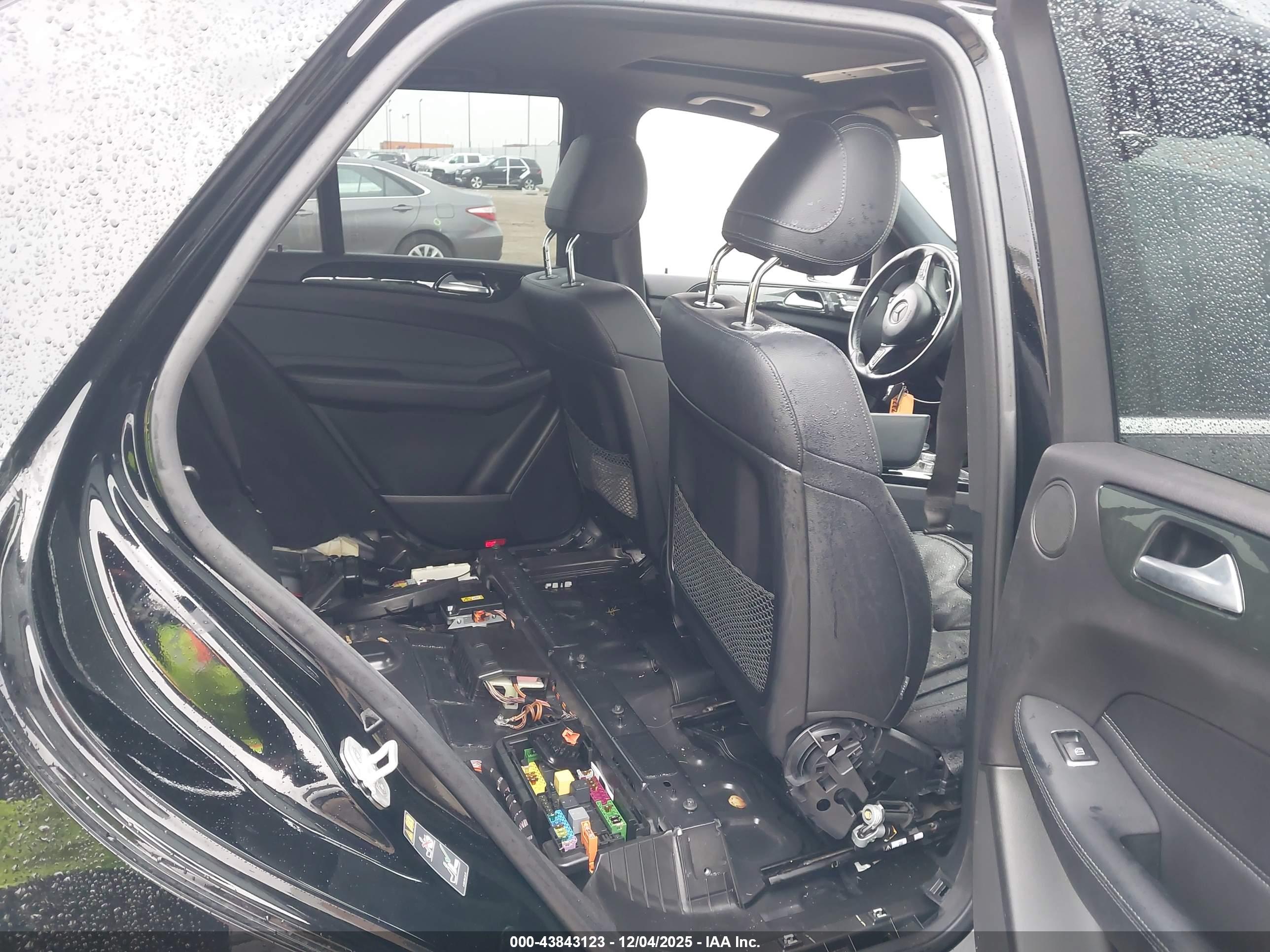 MERCEDES-BENZ GLE image 8