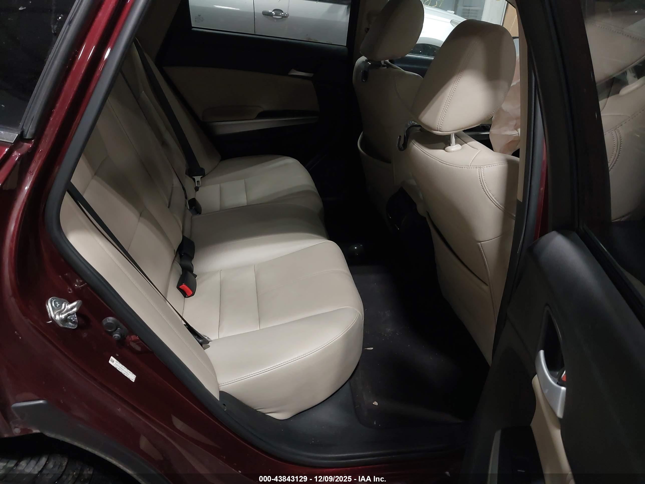 HONDA CROSSTOUR image 8