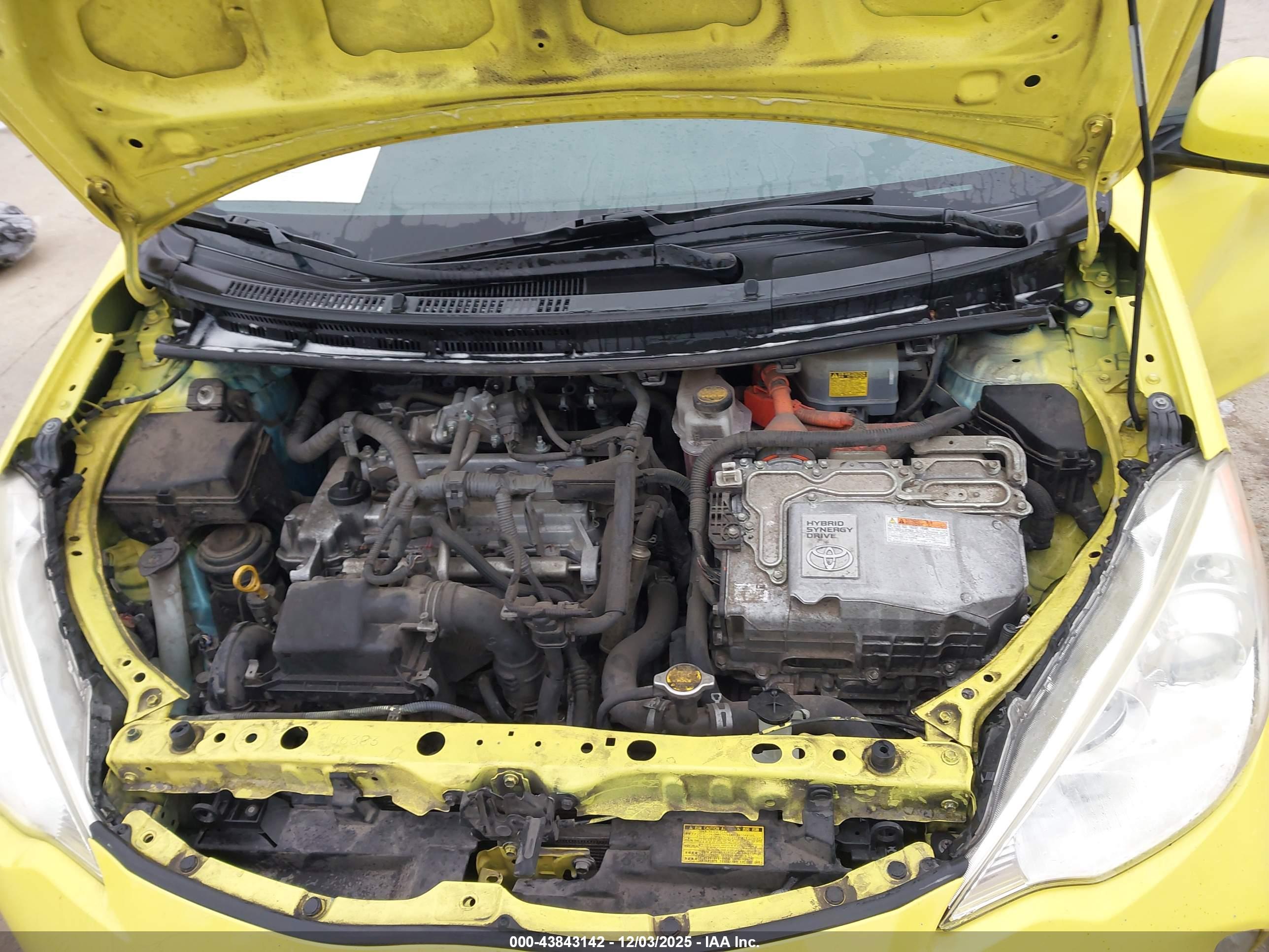 TOYOTA PRIUS image 10