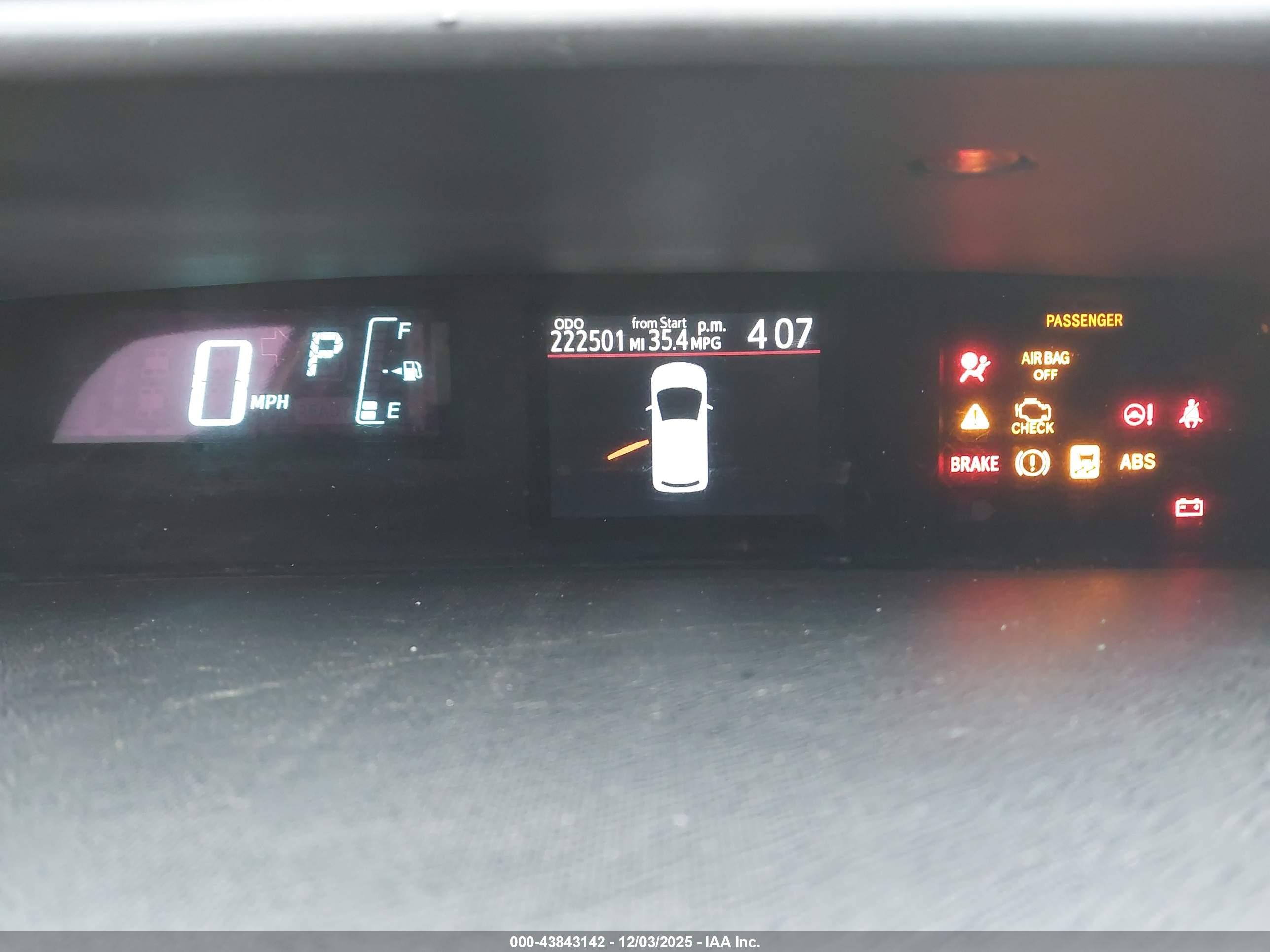 TOYOTA PRIUS image 7