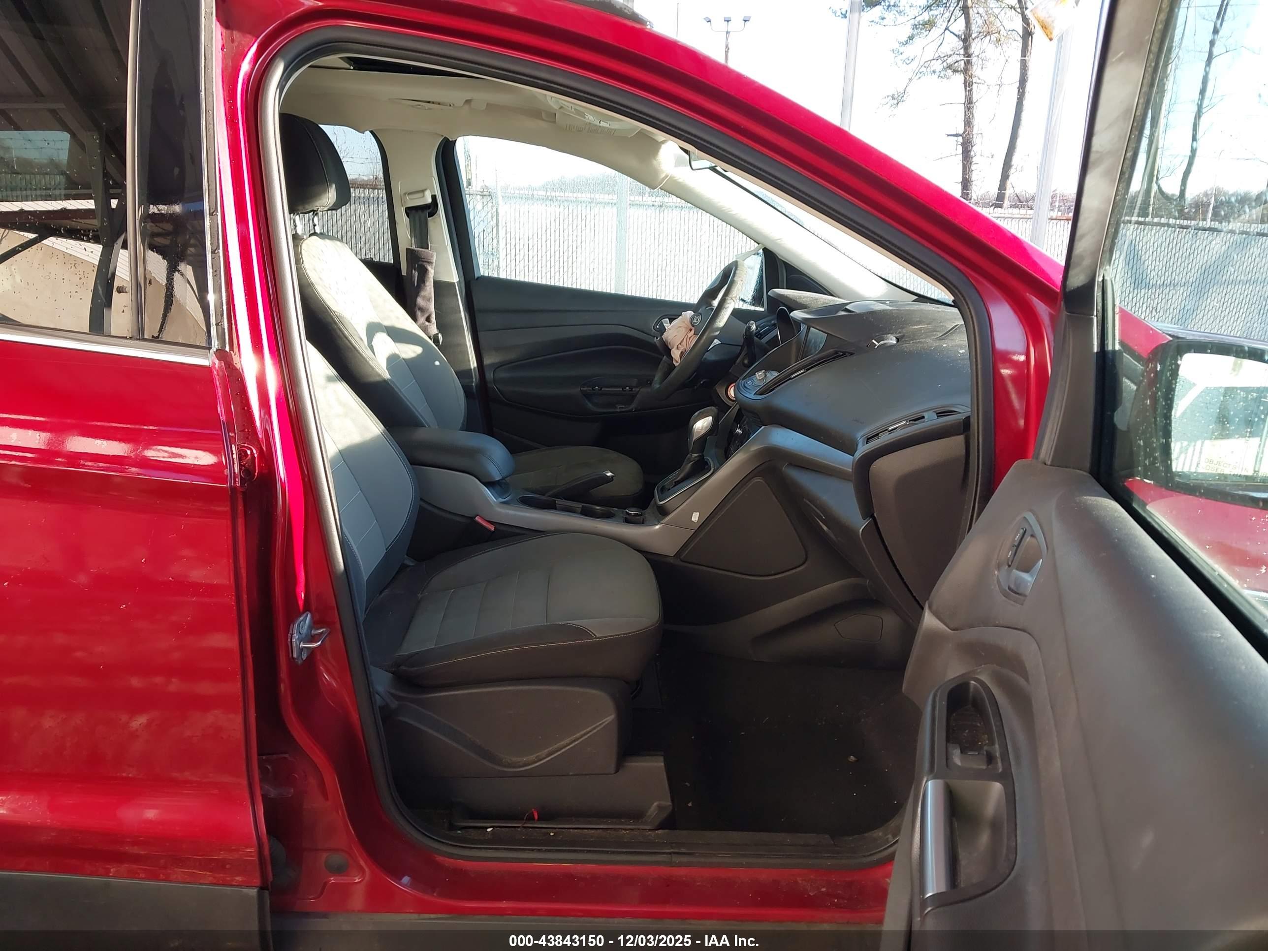 FORD ESCAPE image 5