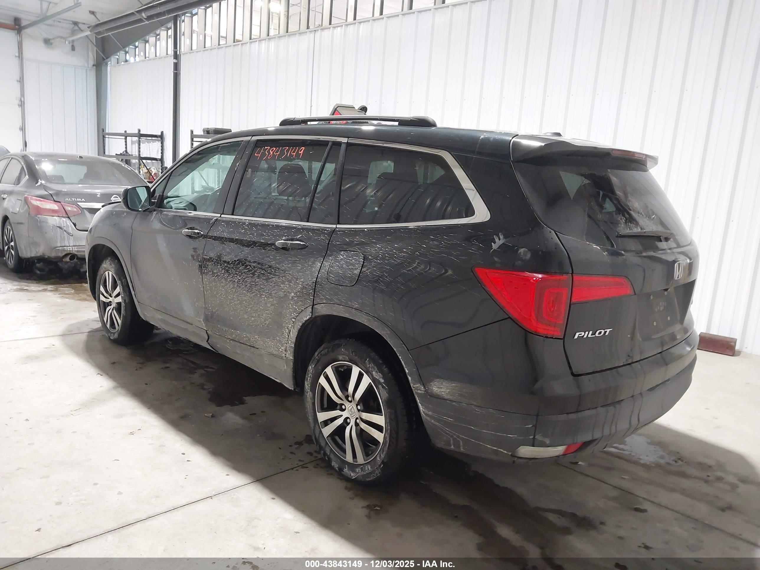 HONDA PILOT image 3