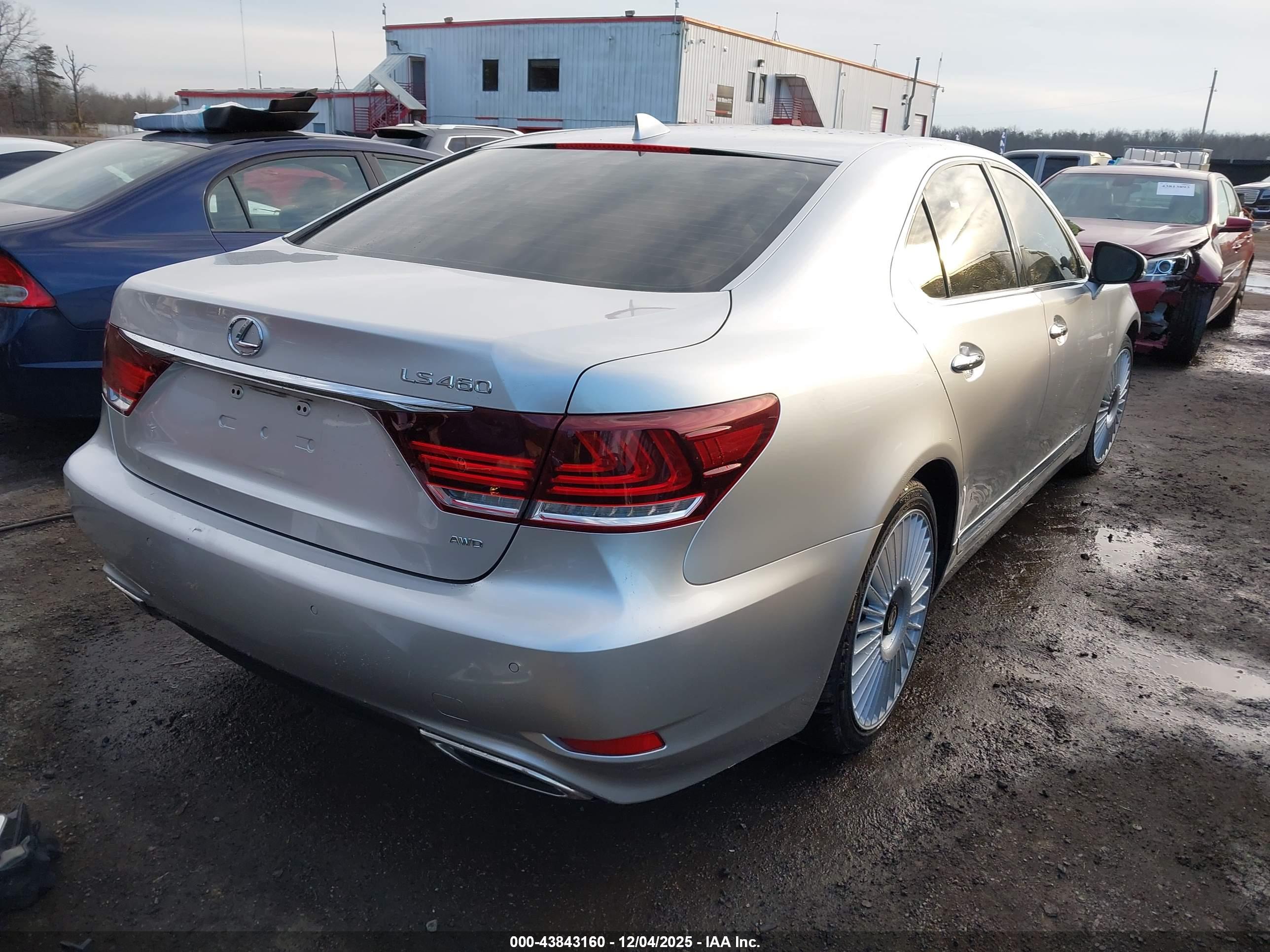 LEXUS LS image 4