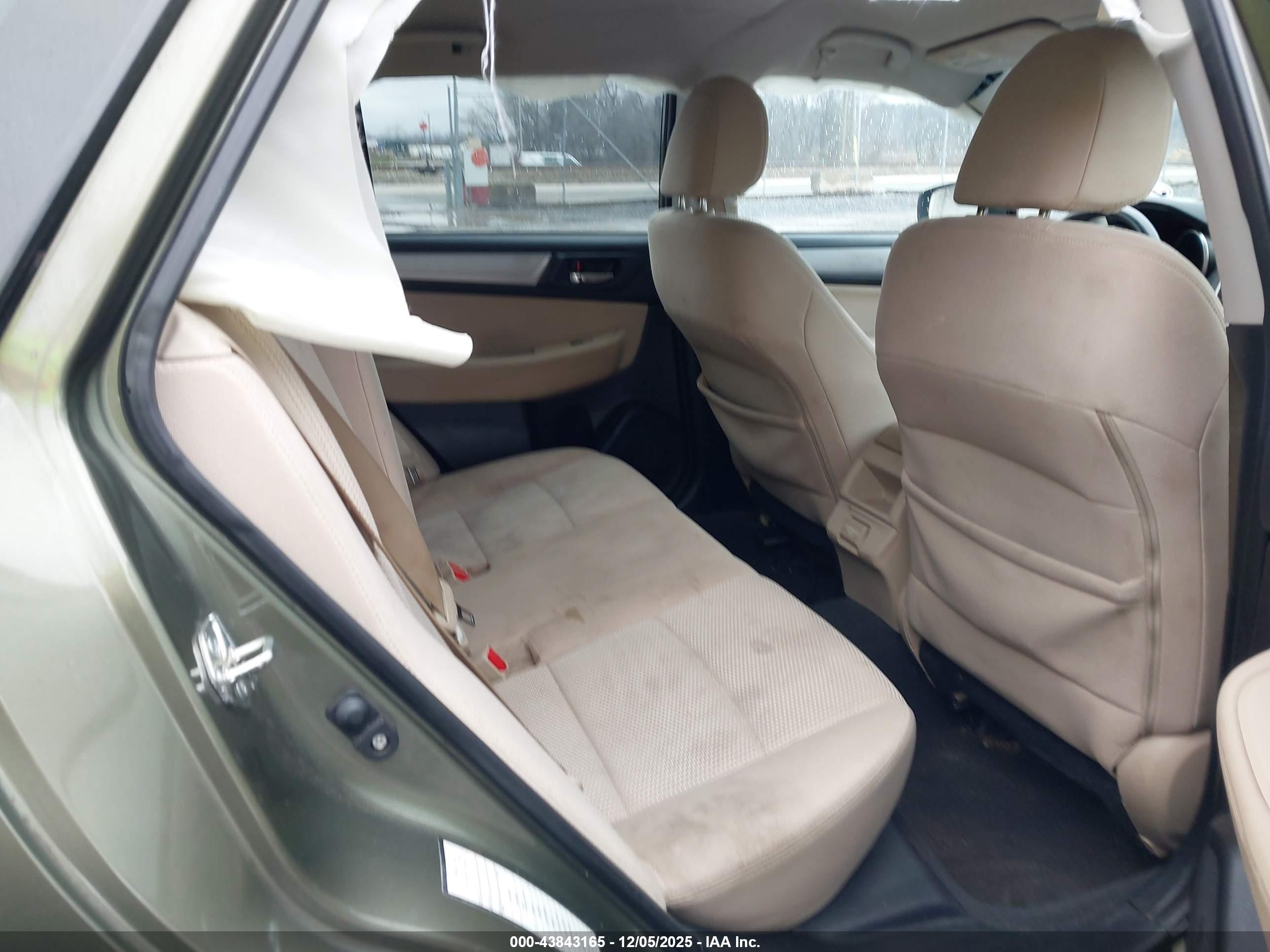 SUBARU OUTBACK image 8