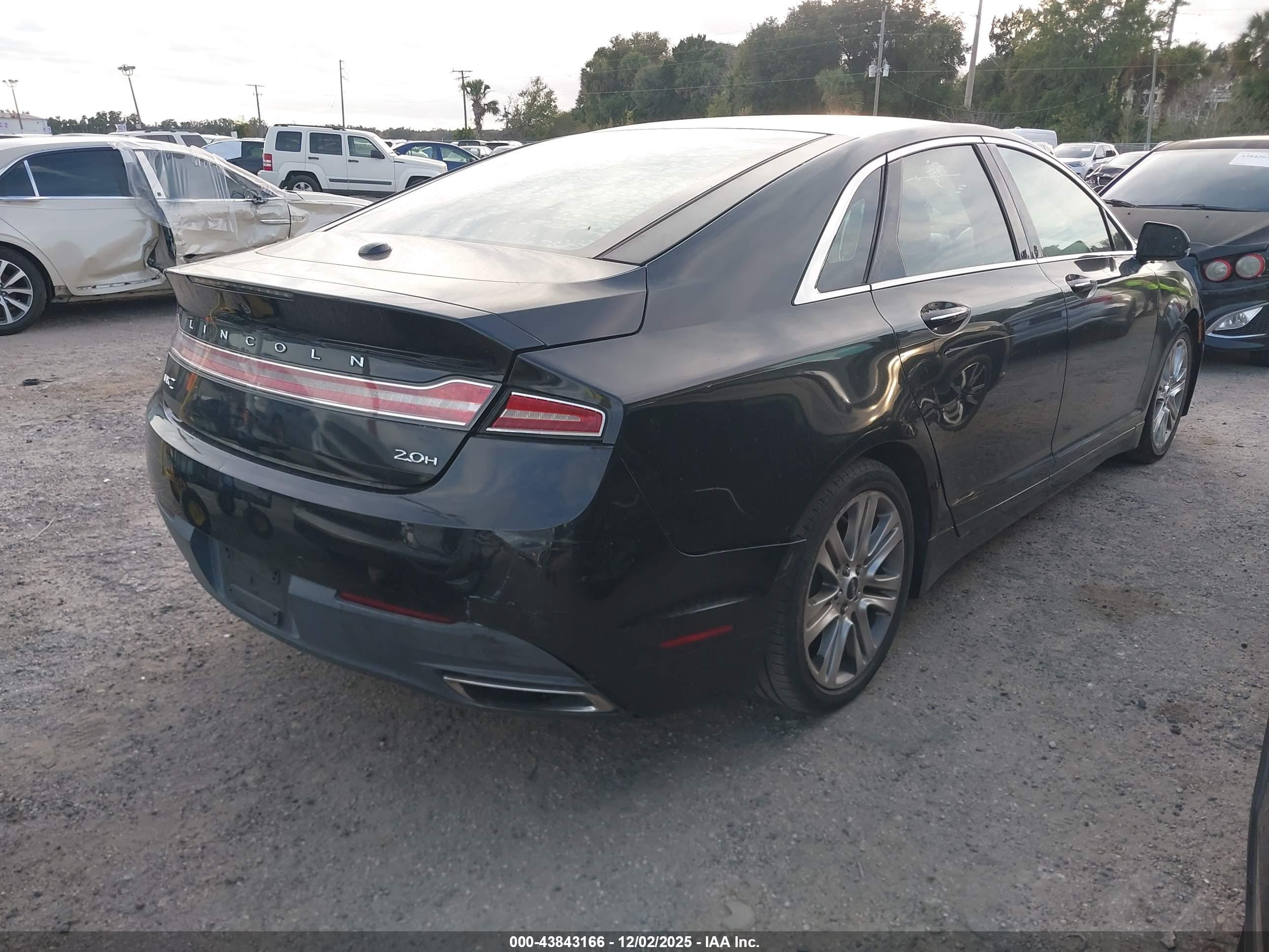 LINCOLN MKZ image 4