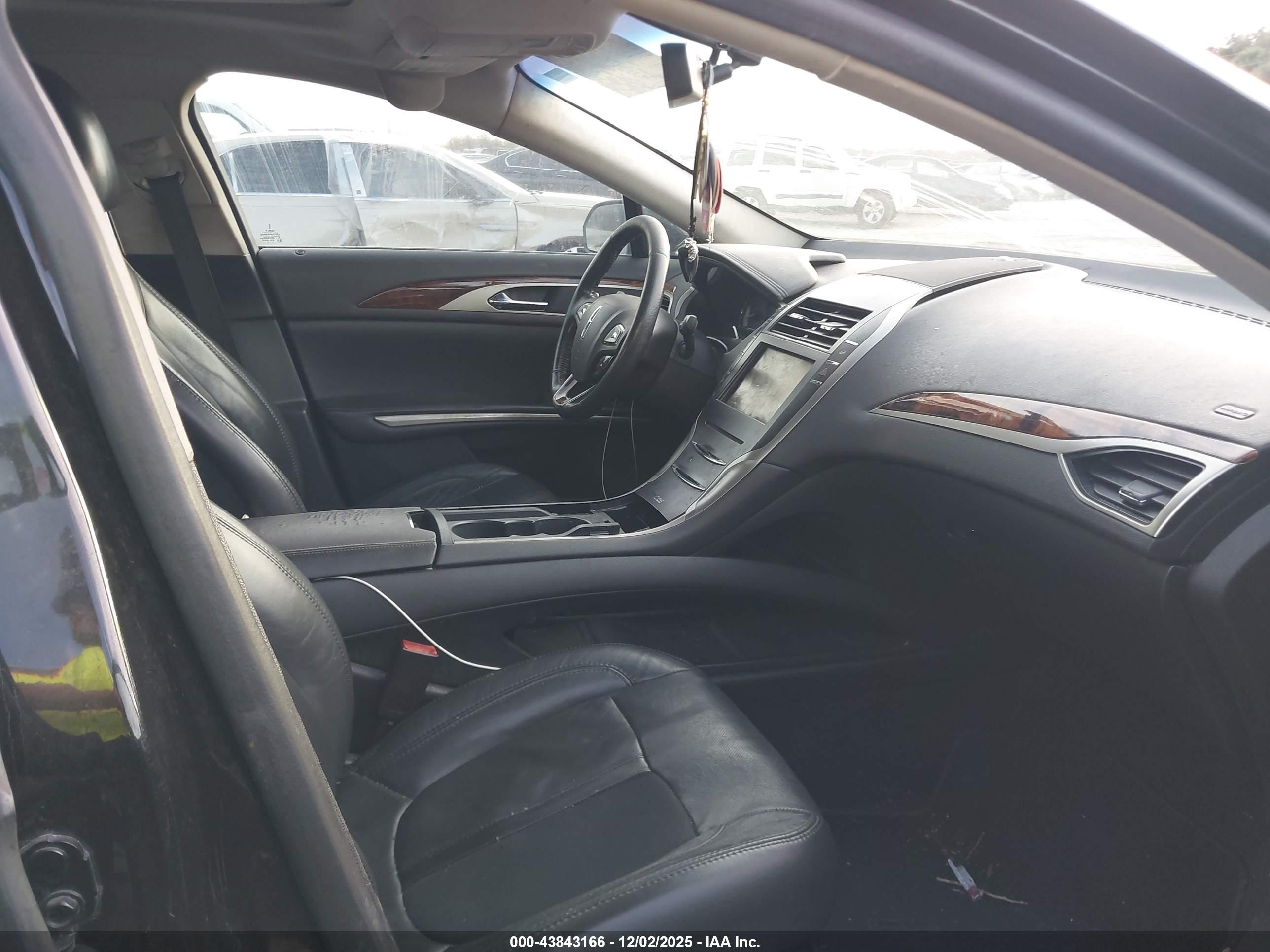 LINCOLN MKZ image 5