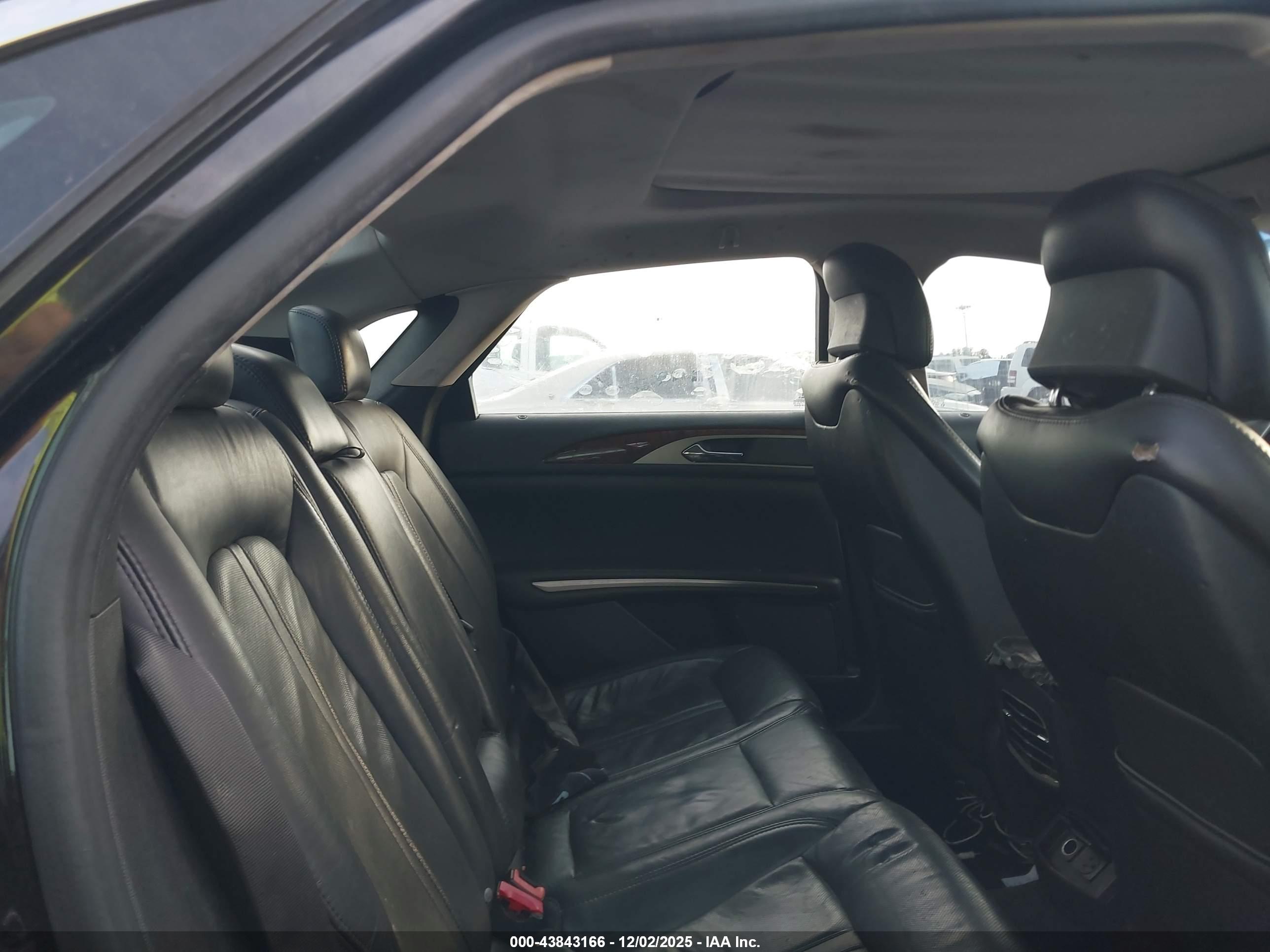 LINCOLN MKZ image 8