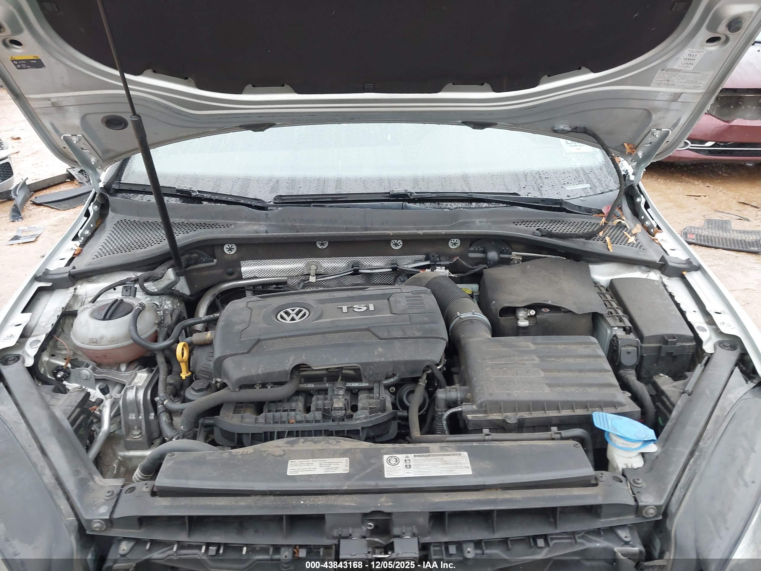 VOLKSWAGEN GOLF image 10