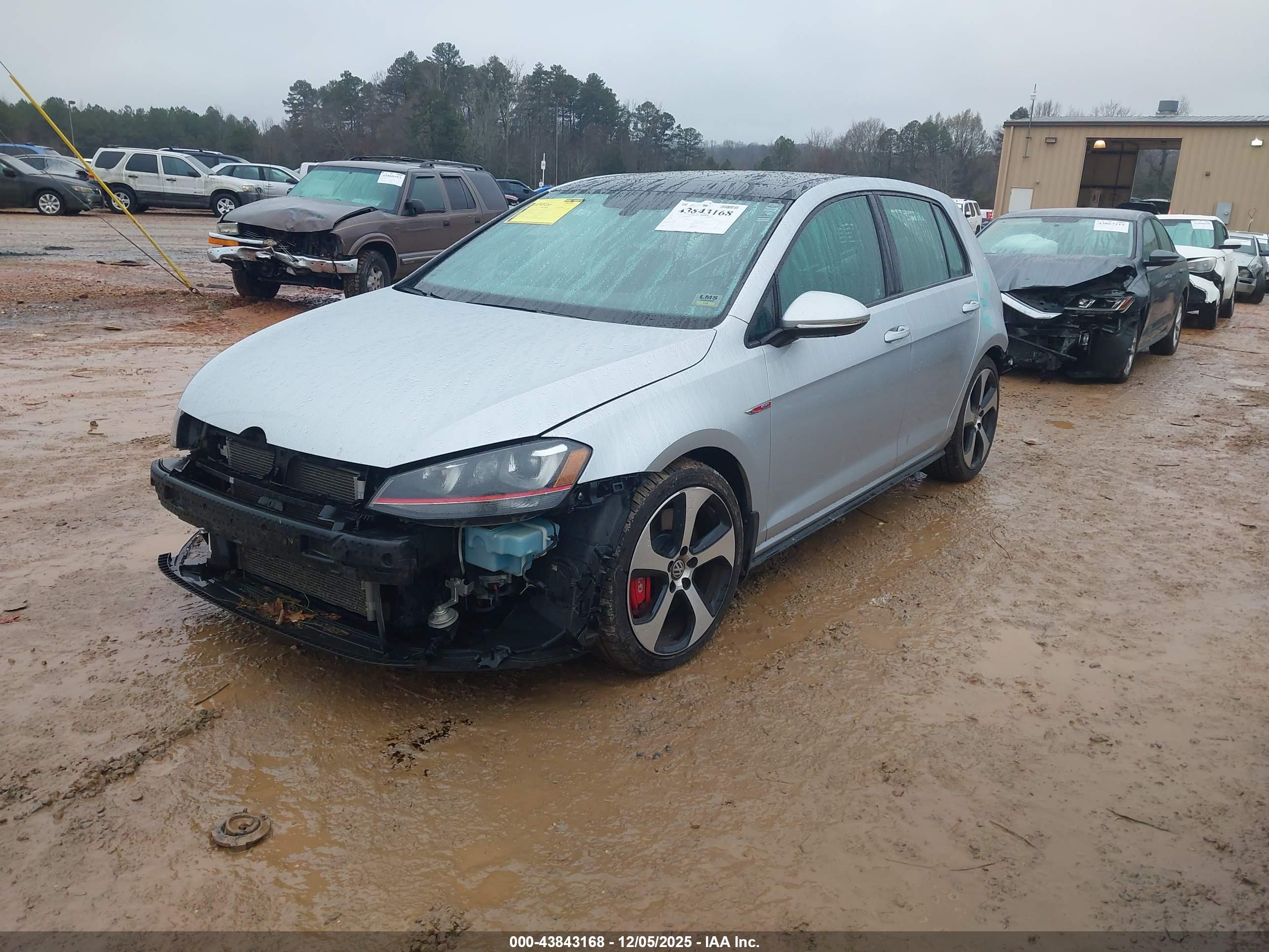VOLKSWAGEN GOLF image 2