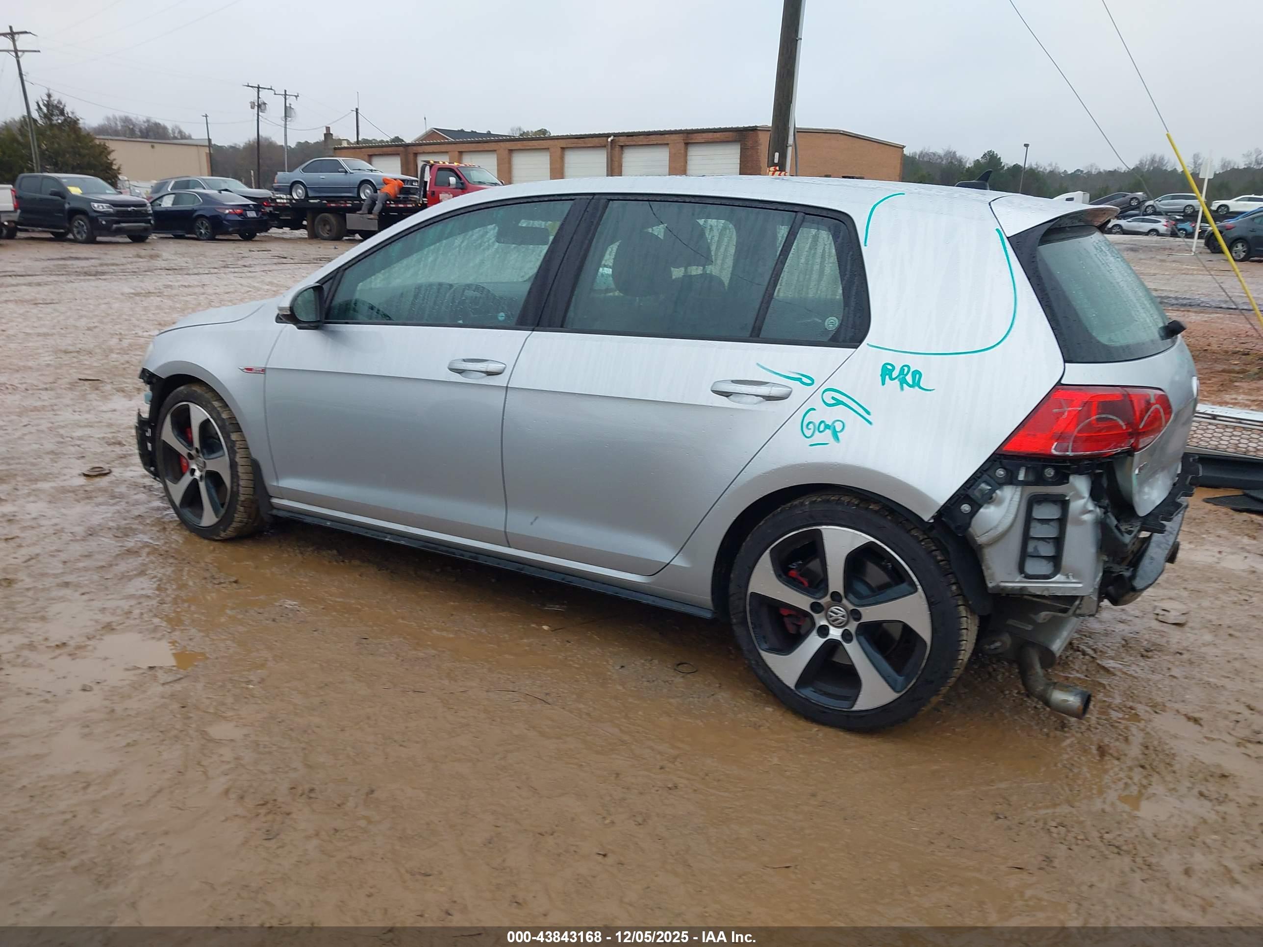 VOLKSWAGEN GOLF image 3