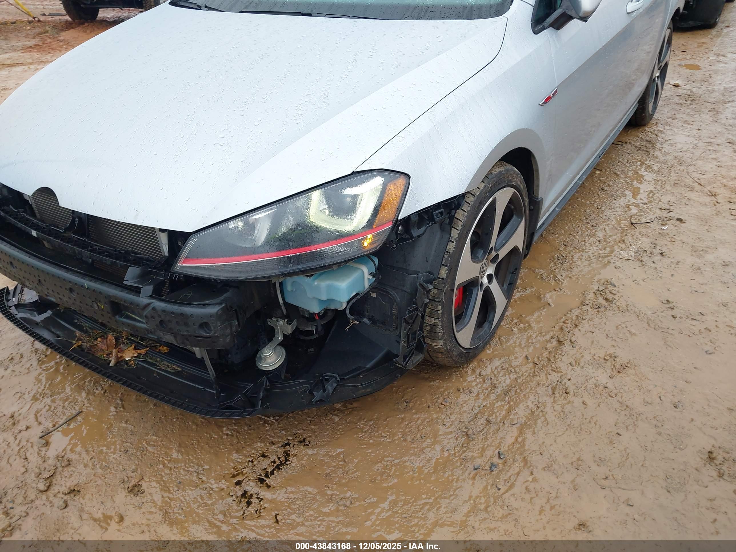 VOLKSWAGEN GOLF image 6