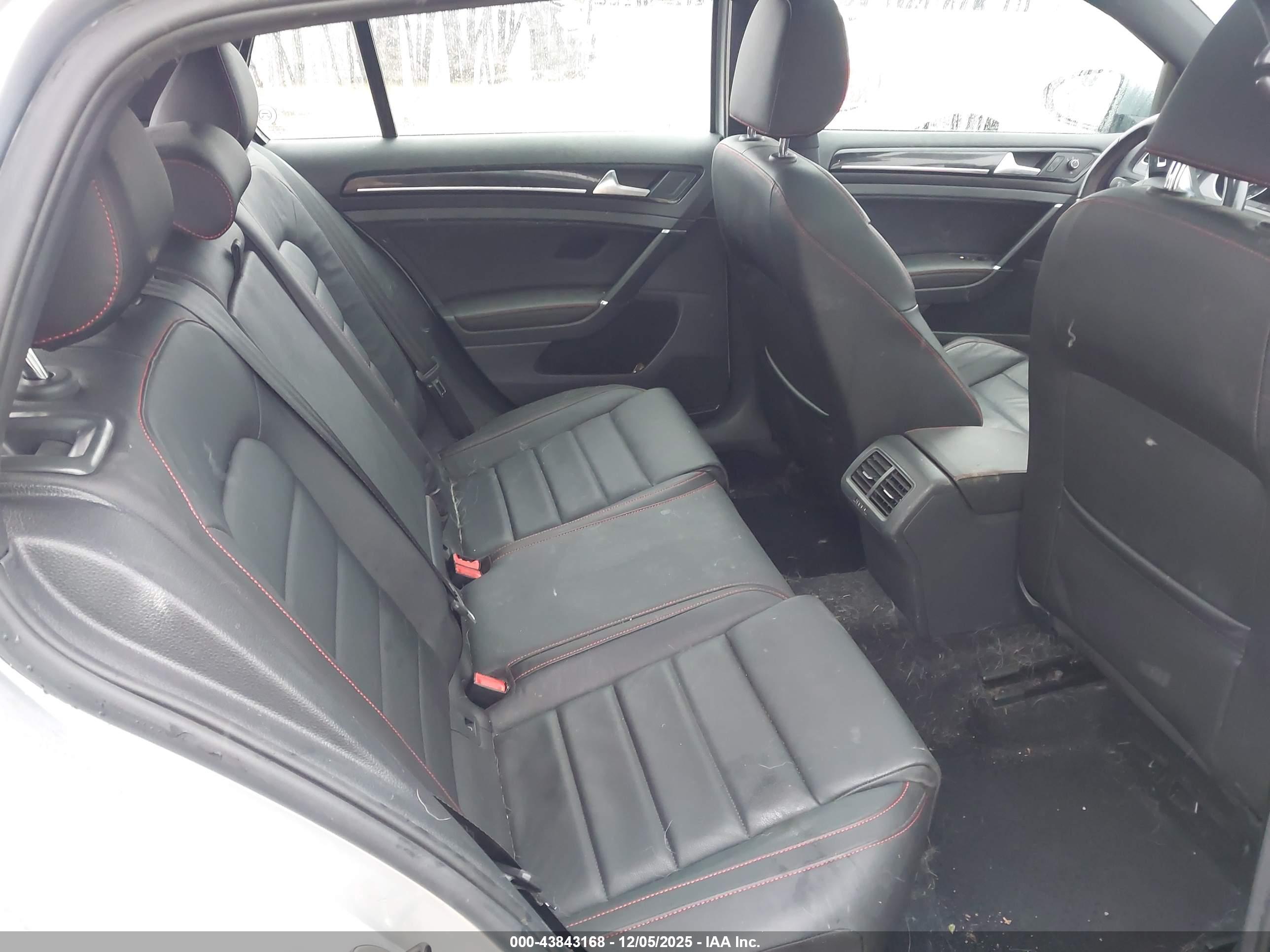 VOLKSWAGEN GOLF image 8