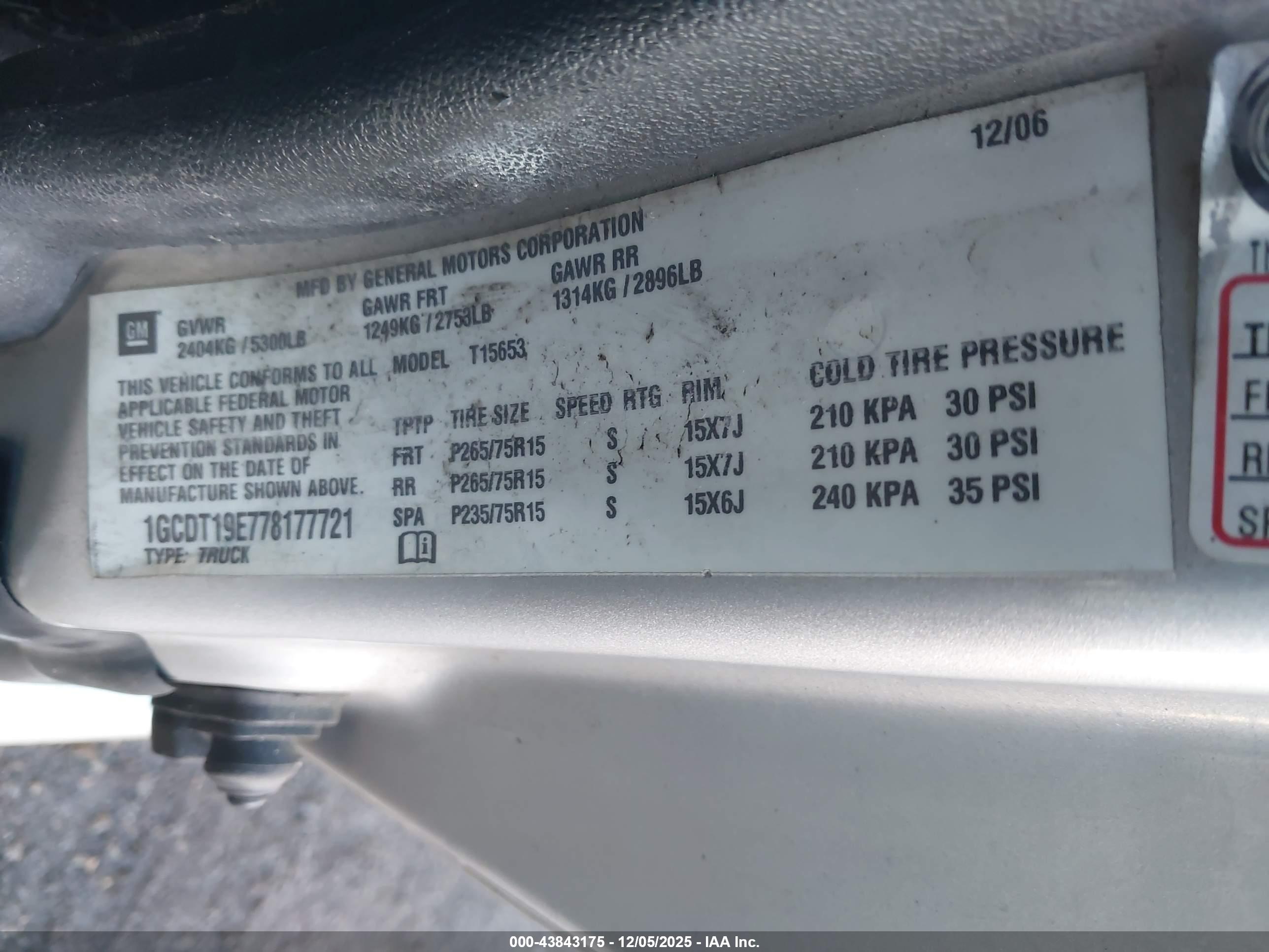 CHEVROLET COLORADO image 9