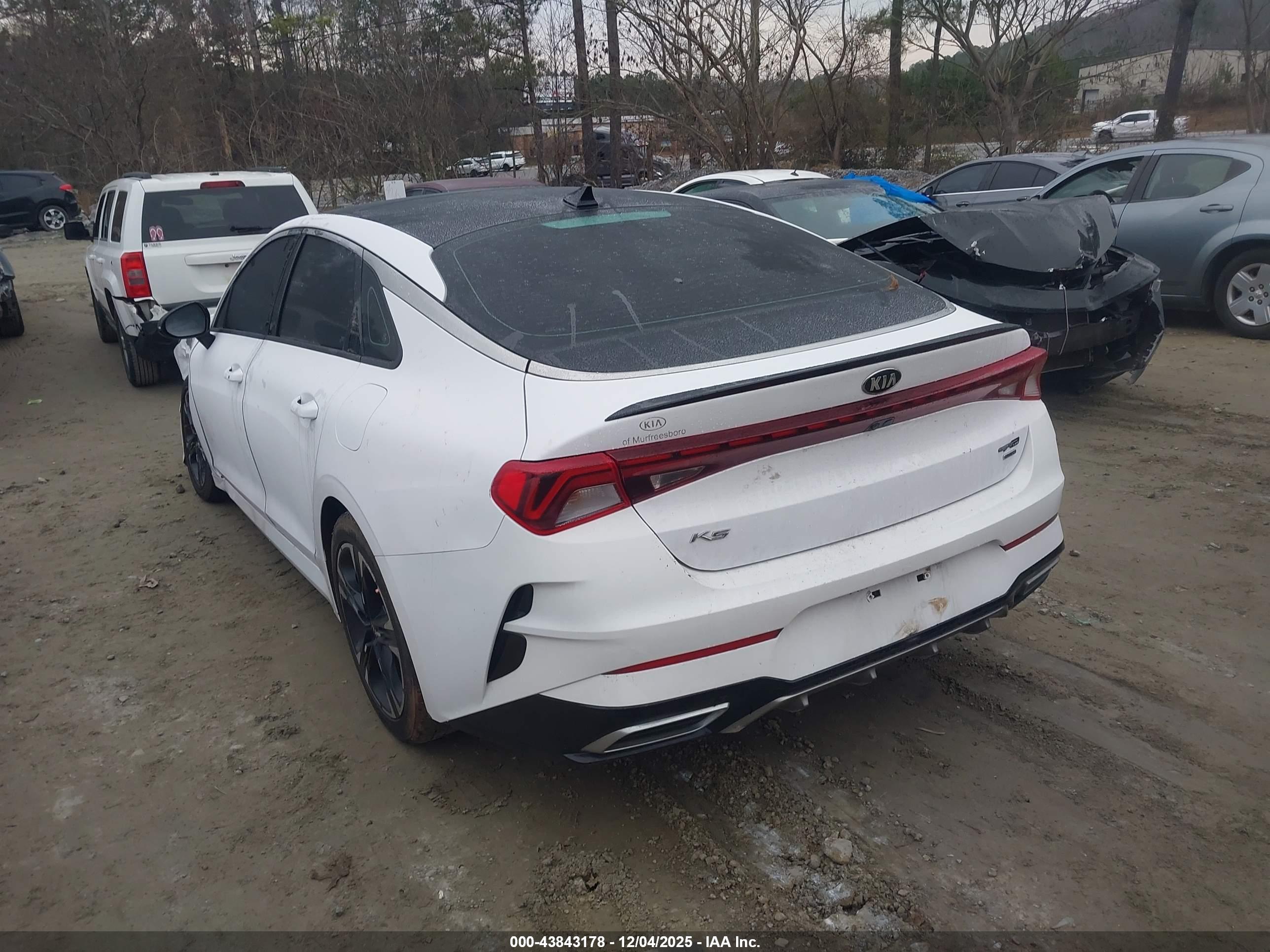 KIA K5 image 3