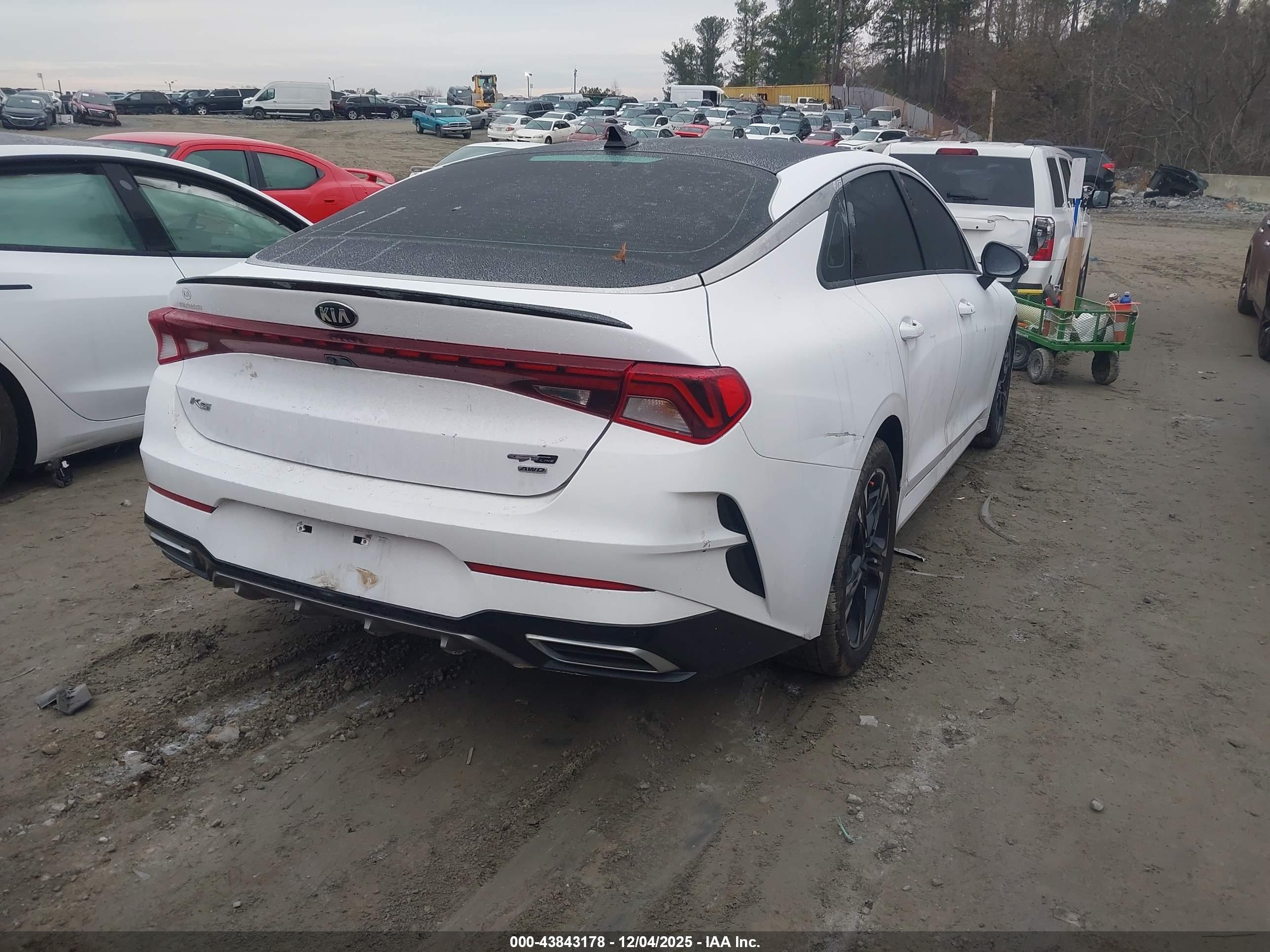 KIA K5 image 4