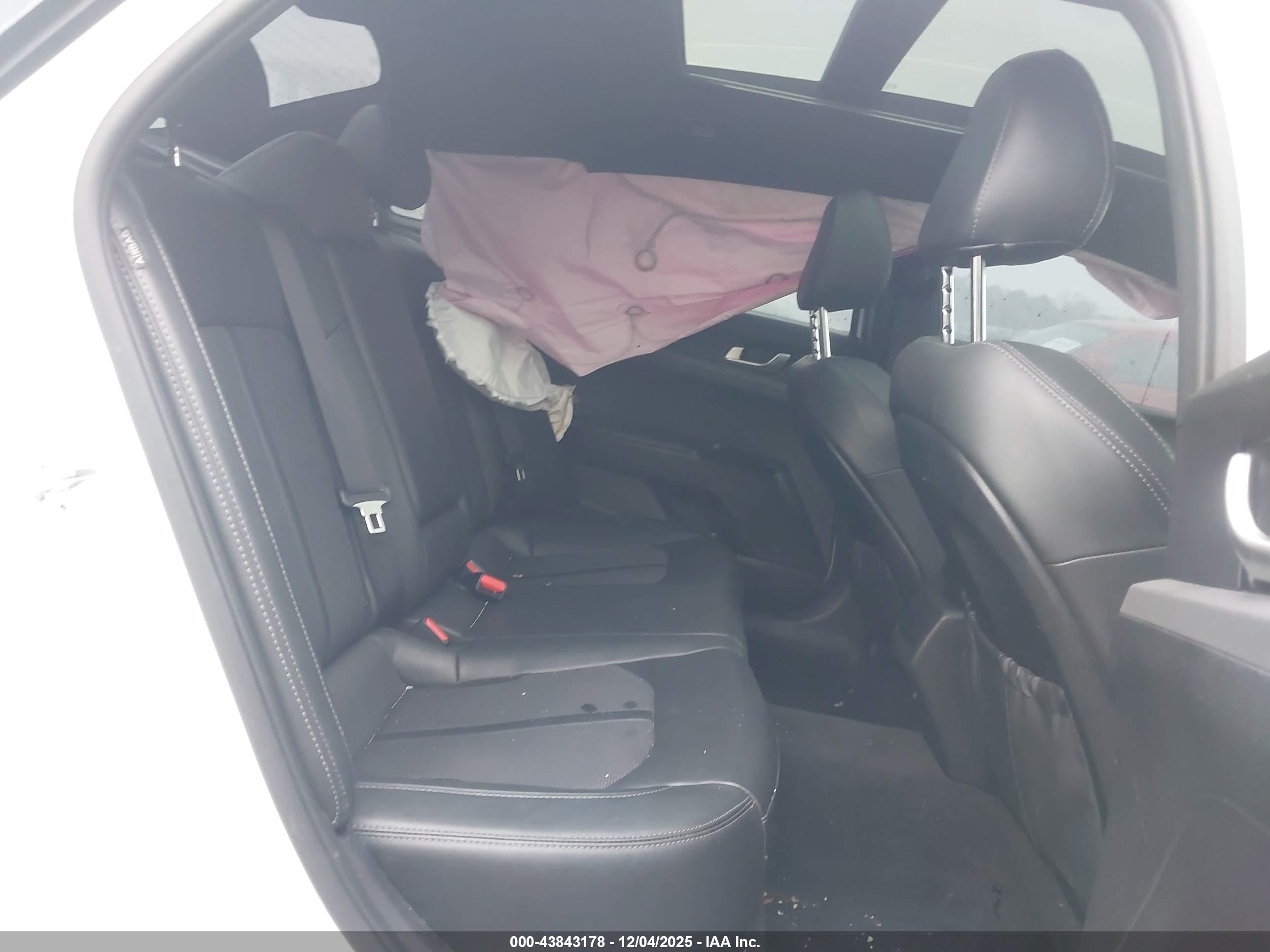 KIA K5 image 8